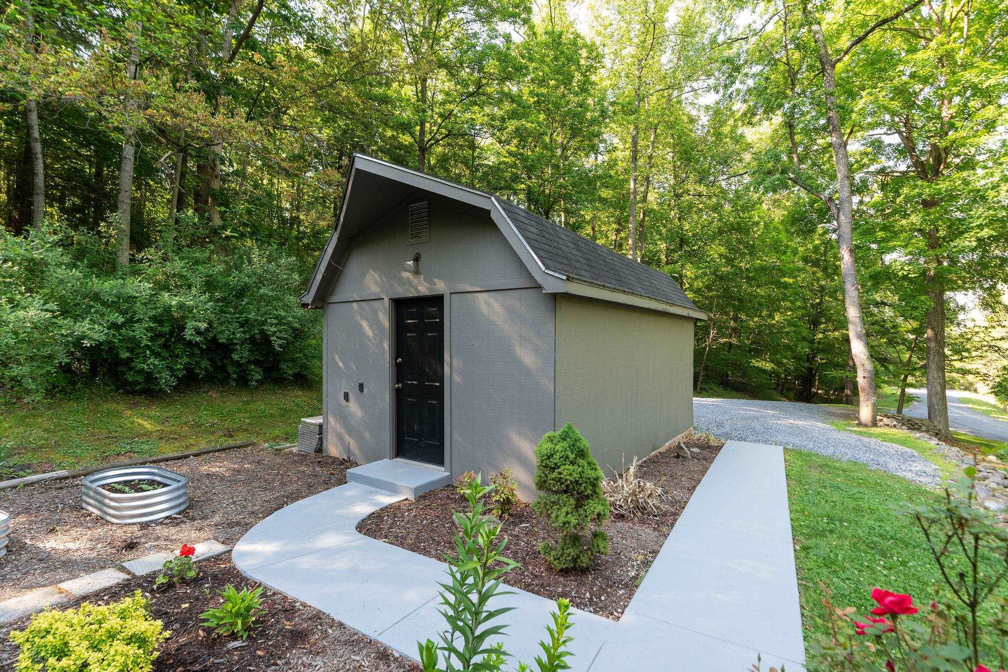 378 FOREST GROVE RD, LEXINGTON, Virginia 24450, 3 Bedrooms Bedrooms, ,1 BathroomBathrooms,Residential,378 FOREST GROVE RD,677317 MLS # 677317