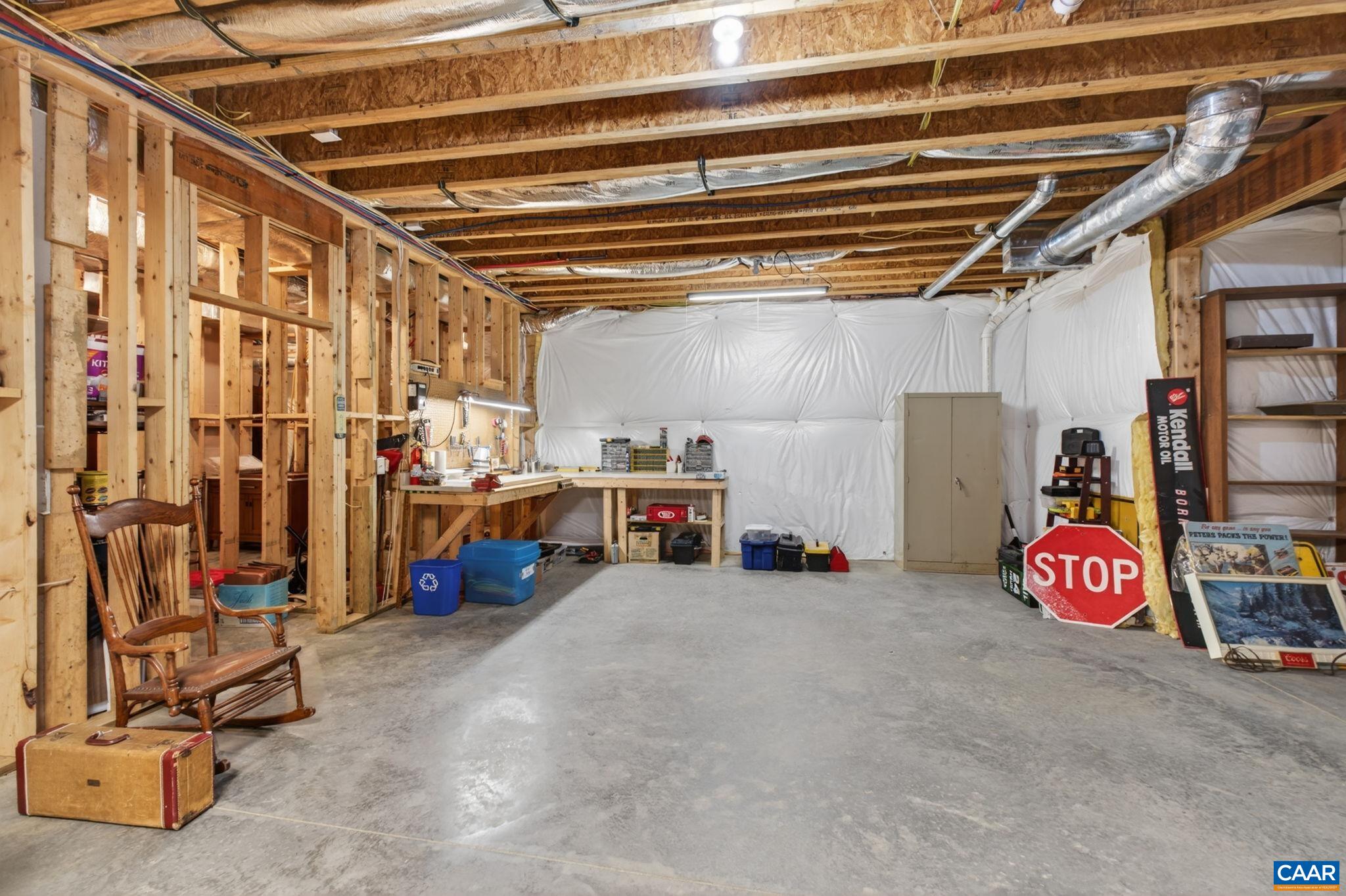 Terrace level workshop and LOTS of storage space! Terrace level workshop and LOTS of storage space!