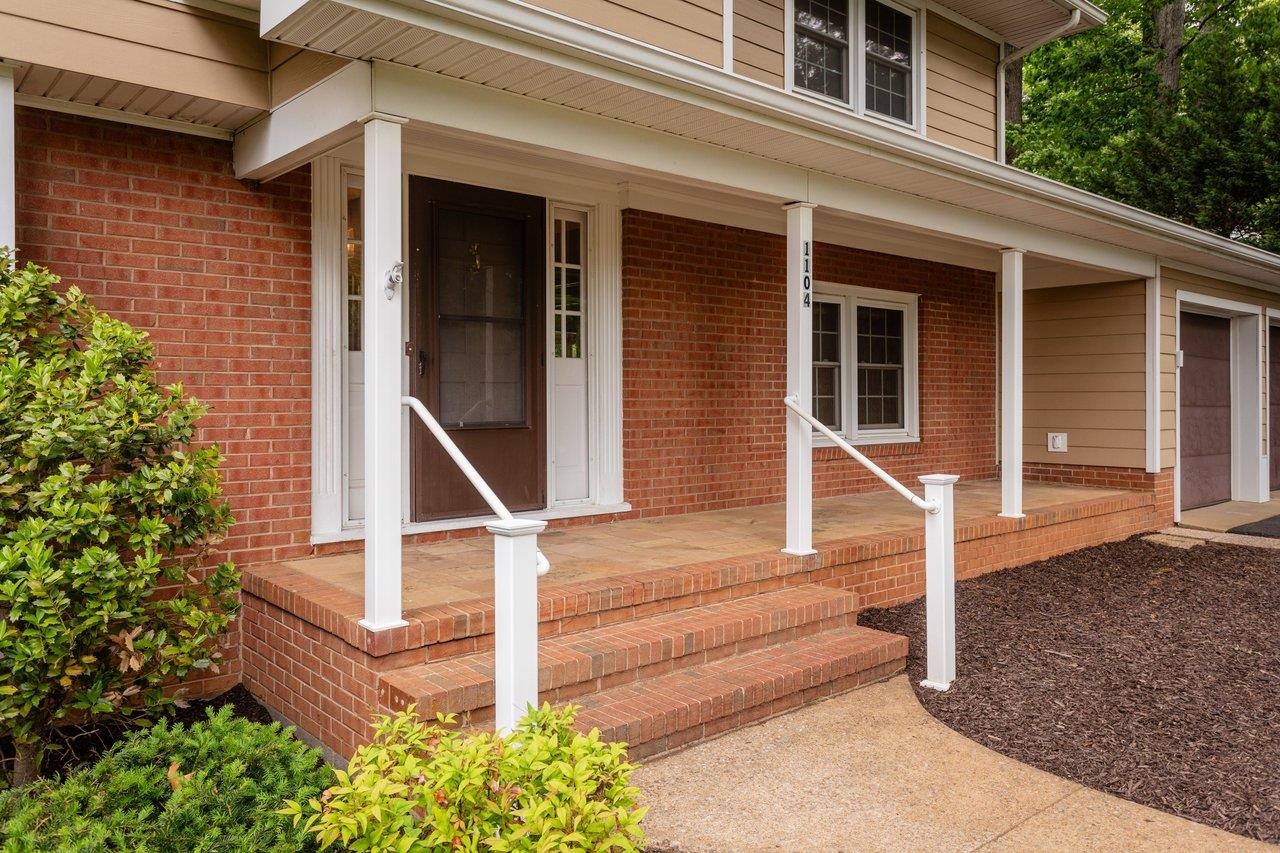 1104 RIDGEWOOD RD, HARRISONBURG, Virginia 22801, 4 Bedrooms Bedrooms, ,2 BathroomsBathrooms,Residential,1104 RIDGEWOOD RD,677319 MLS # 677319
