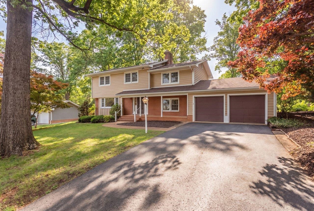 1104 RIDGEWOOD RD, HARRISONBURG, Virginia 22801, 4 Bedrooms Bedrooms, ,2 BathroomsBathrooms,Residential,1104 RIDGEWOOD RD,677319 MLS # 677319