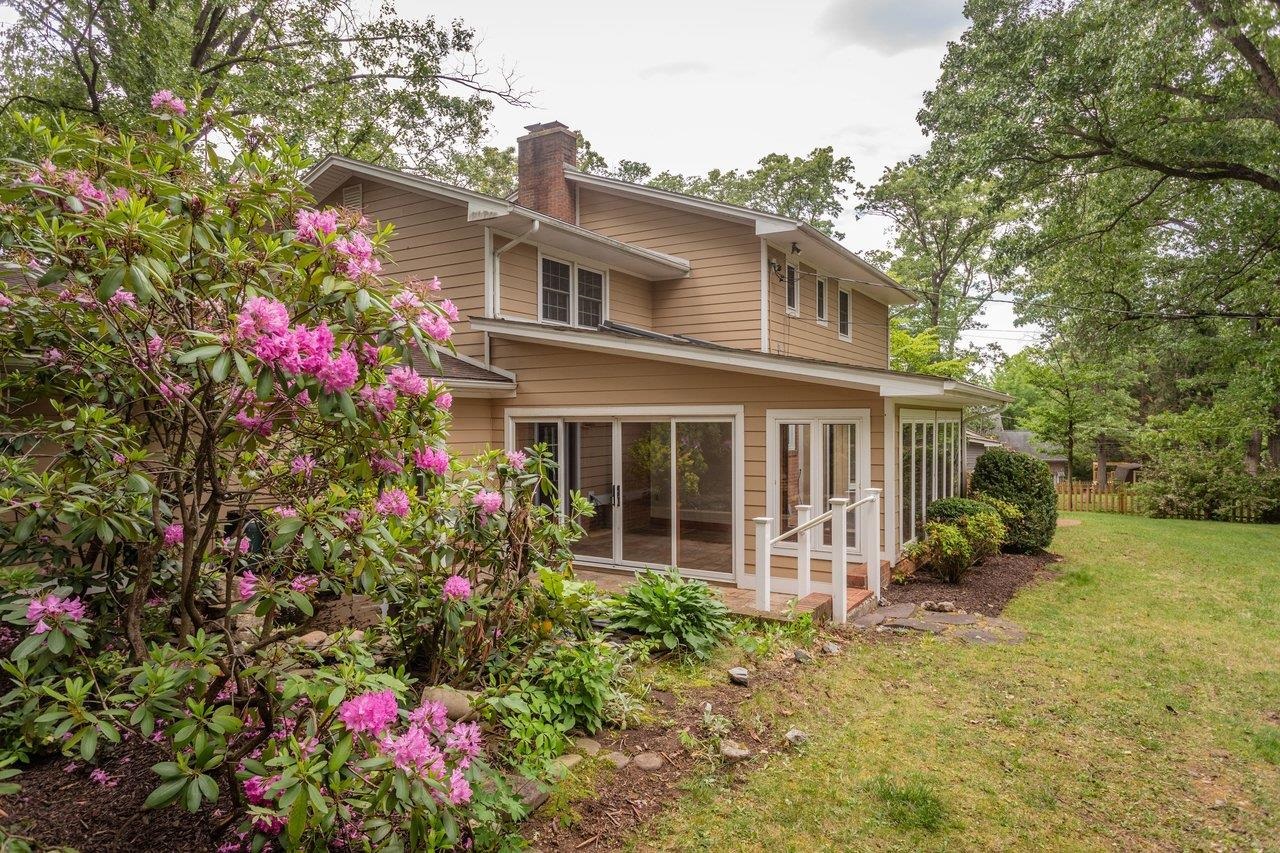 1104 RIDGEWOOD RD, HARRISONBURG, Virginia 22801, 4 Bedrooms Bedrooms, ,2 BathroomsBathrooms,Residential,1104 RIDGEWOOD RD,677319 MLS # 677319