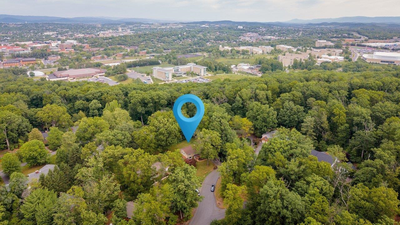 1104 RIDGEWOOD RD, HARRISONBURG, Virginia 22801, 4 Bedrooms Bedrooms, ,2 BathroomsBathrooms,Residential,1104 RIDGEWOOD RD,677319 MLS # 677319
