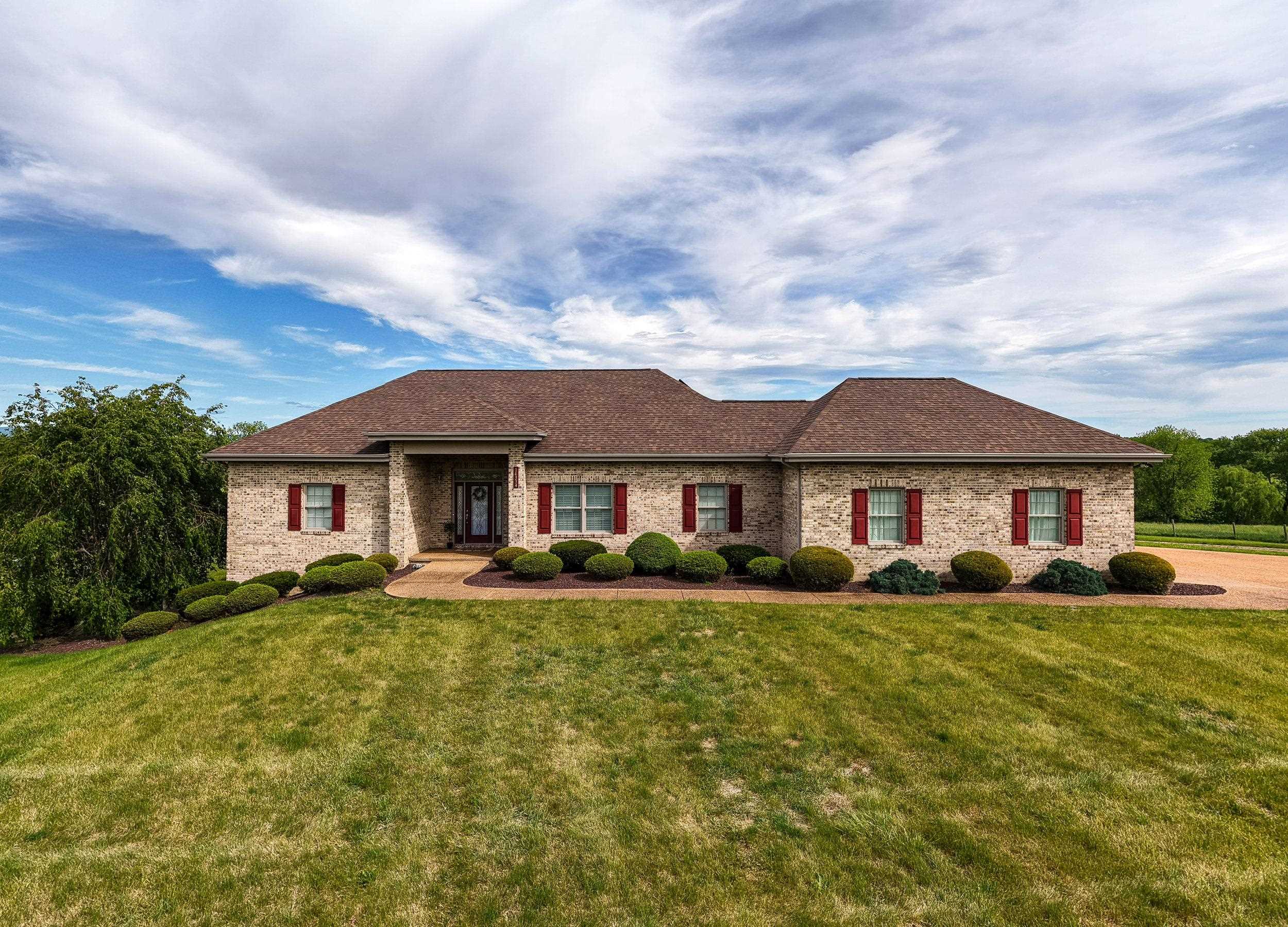 14334 S SUNSET DR, BROADWAY, Virginia 22815, 3 Bedrooms Bedrooms, ,3 BathroomsBathrooms,Residential,14334 S SUNSET DR,677328 MLS # 677328