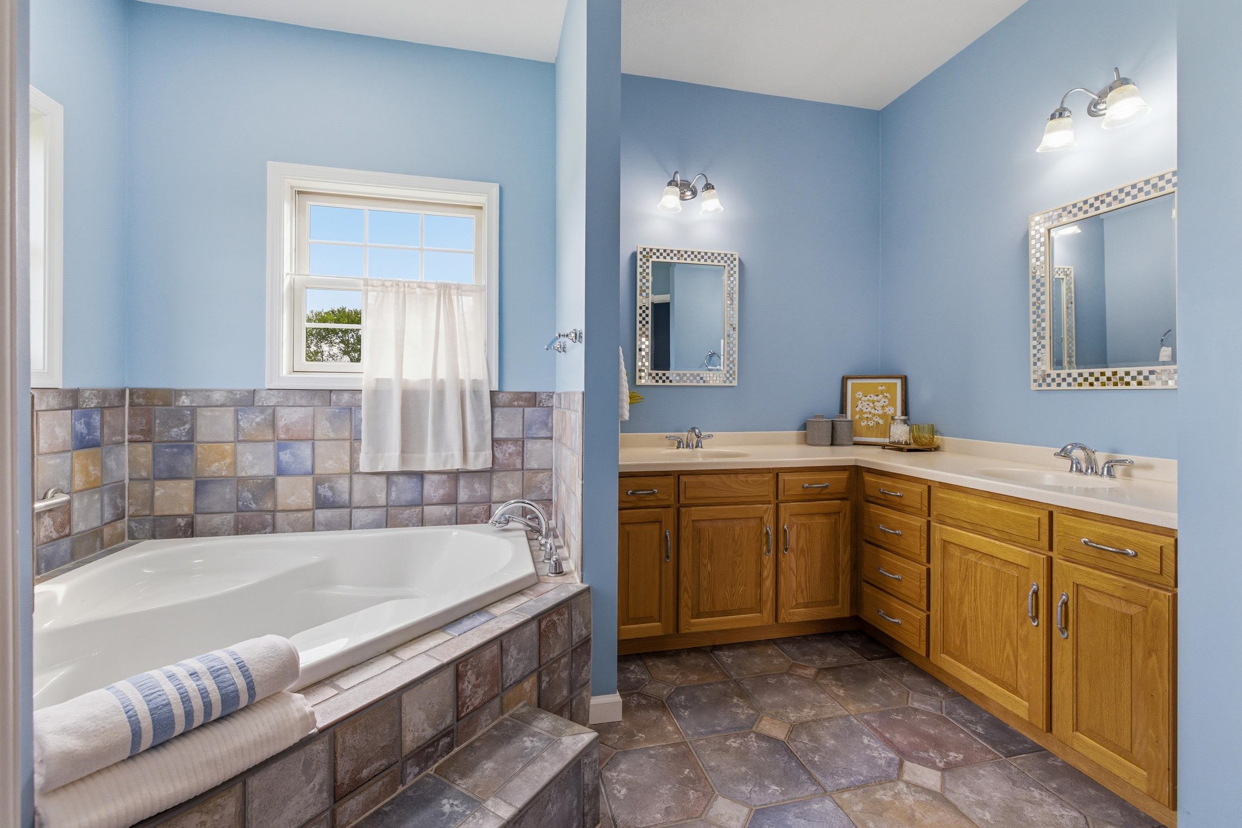 14334 S SUNSET DR, BROADWAY, Virginia 22815, 3 Bedrooms Bedrooms, ,3 BathroomsBathrooms,Residential,14334 S SUNSET DR,677328 MLS # 677328