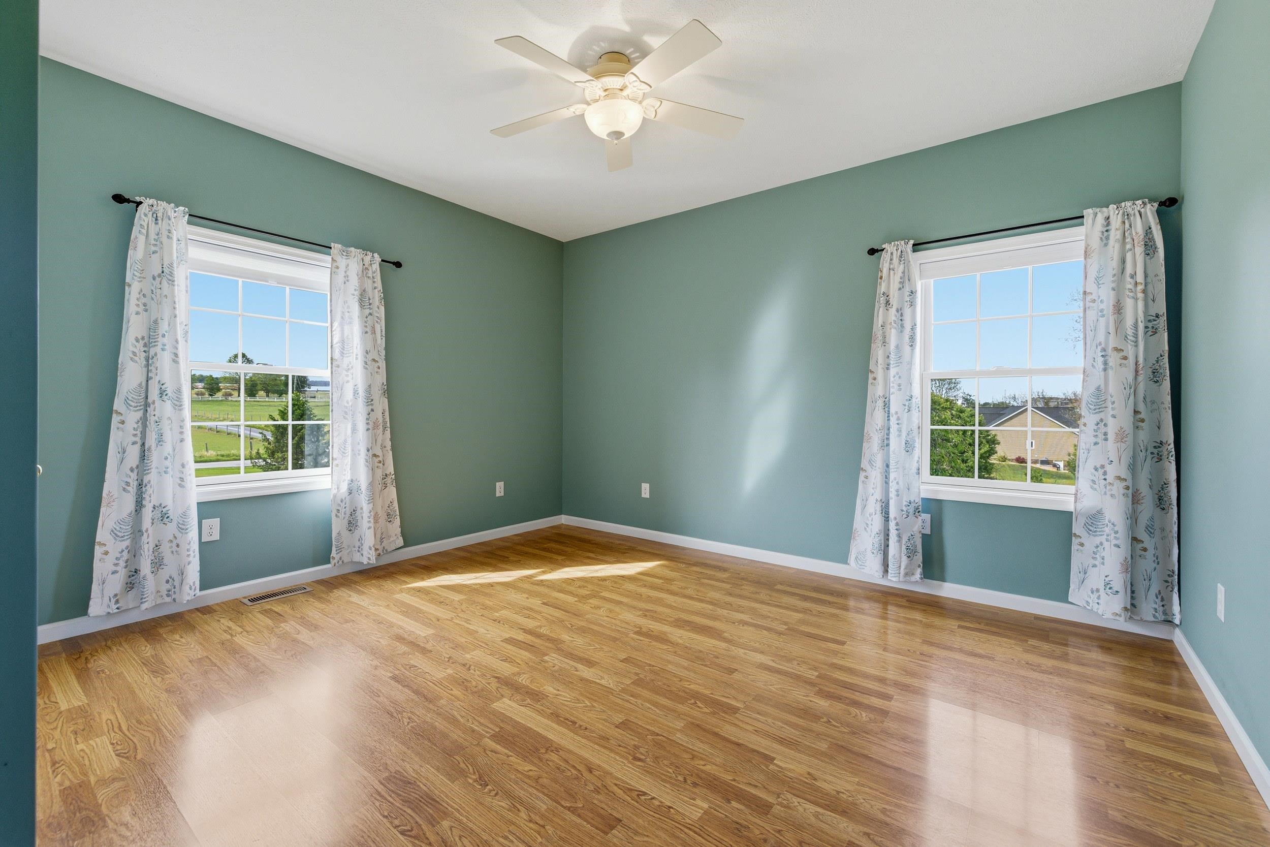 14334 S SUNSET DR, BROADWAY, Virginia 22815, 3 Bedrooms Bedrooms, ,3 BathroomsBathrooms,Residential,14334 S SUNSET DR,677328 MLS # 677328
