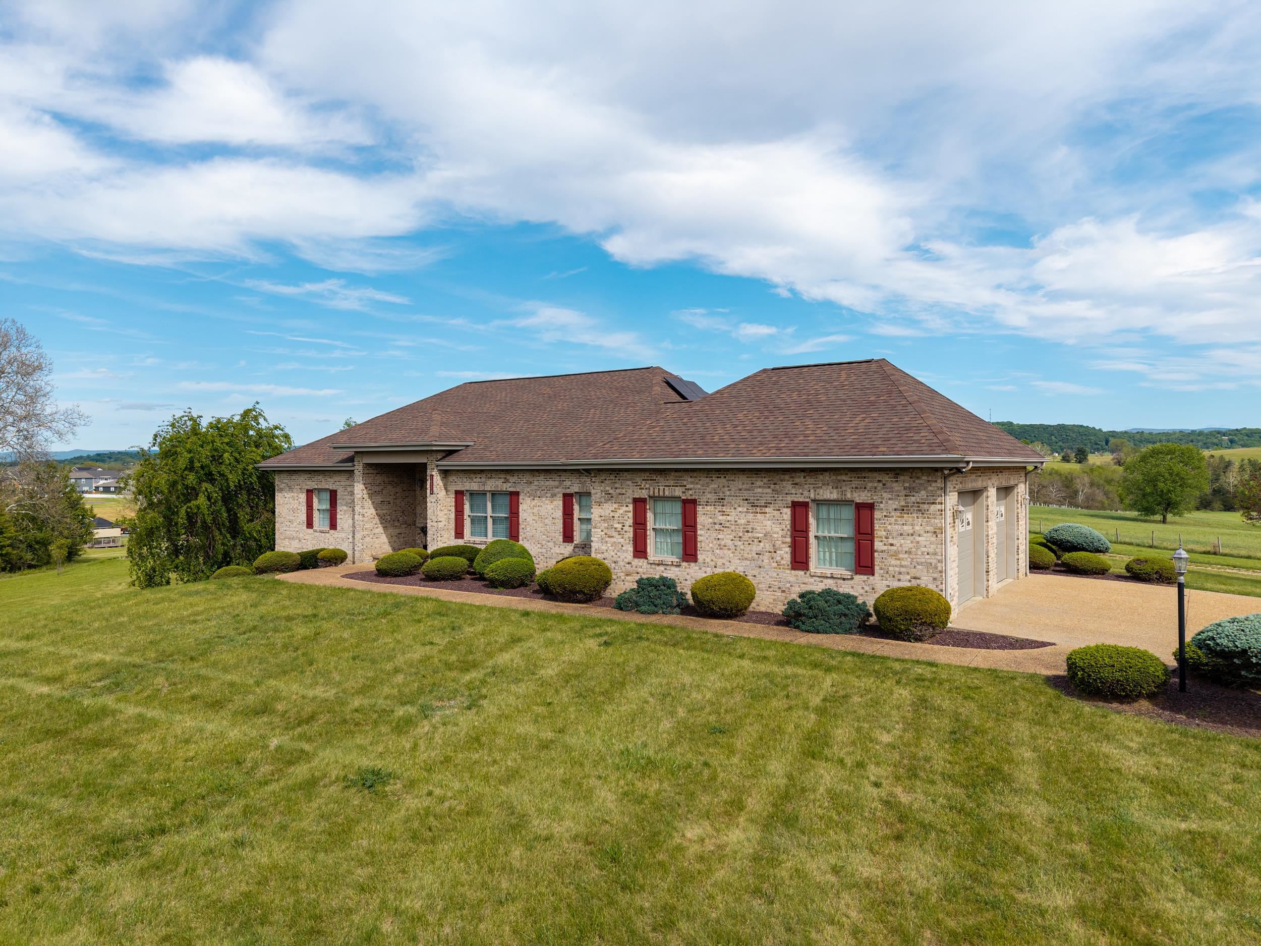 14334 S SUNSET DR, BROADWAY, Virginia 22815, 3 Bedrooms Bedrooms, ,3 BathroomsBathrooms,Residential,14334 S SUNSET DR,677328 MLS # 677328