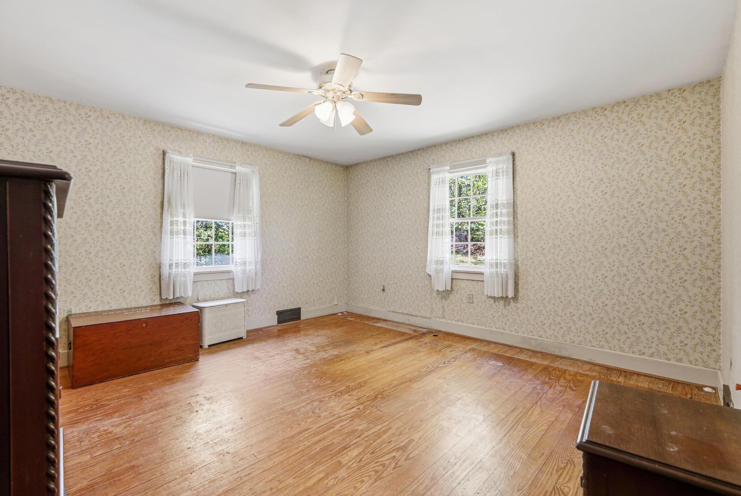 117 GROVE AVE, EDINBURG, Virginia 22824, 3 Bedrooms Bedrooms, ,1 BathroomBathrooms,Residential,117 GROVE AVE,677330 MLS # 677330 117 GROVE AVE, EDINBURG, Virginia 22824, 3 Bedrooms Bedrooms, ,1 BathroomBathrooms,Residential,117 GROVE AVE,677330 MLS # 677330