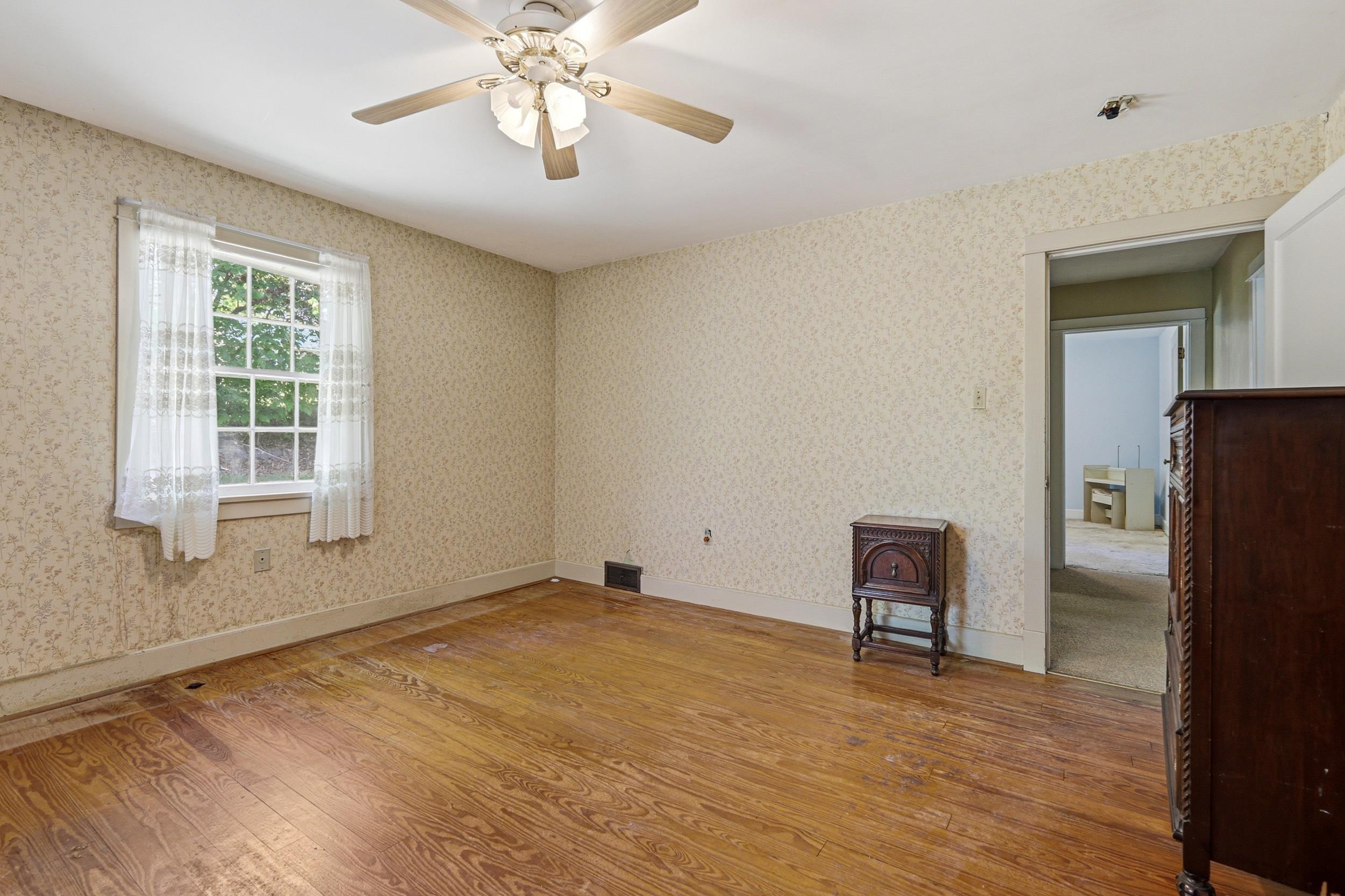 117 GROVE AVE, EDINBURG, Virginia 22824, 3 Bedrooms Bedrooms, ,1 BathroomBathrooms,Residential,117 GROVE AVE,677330 MLS # 677330 117 GROVE AVE, EDINBURG, Virginia 22824, 3 Bedrooms Bedrooms, ,1 BathroomBathrooms,Residential,117 GROVE AVE,677330 MLS # 677330