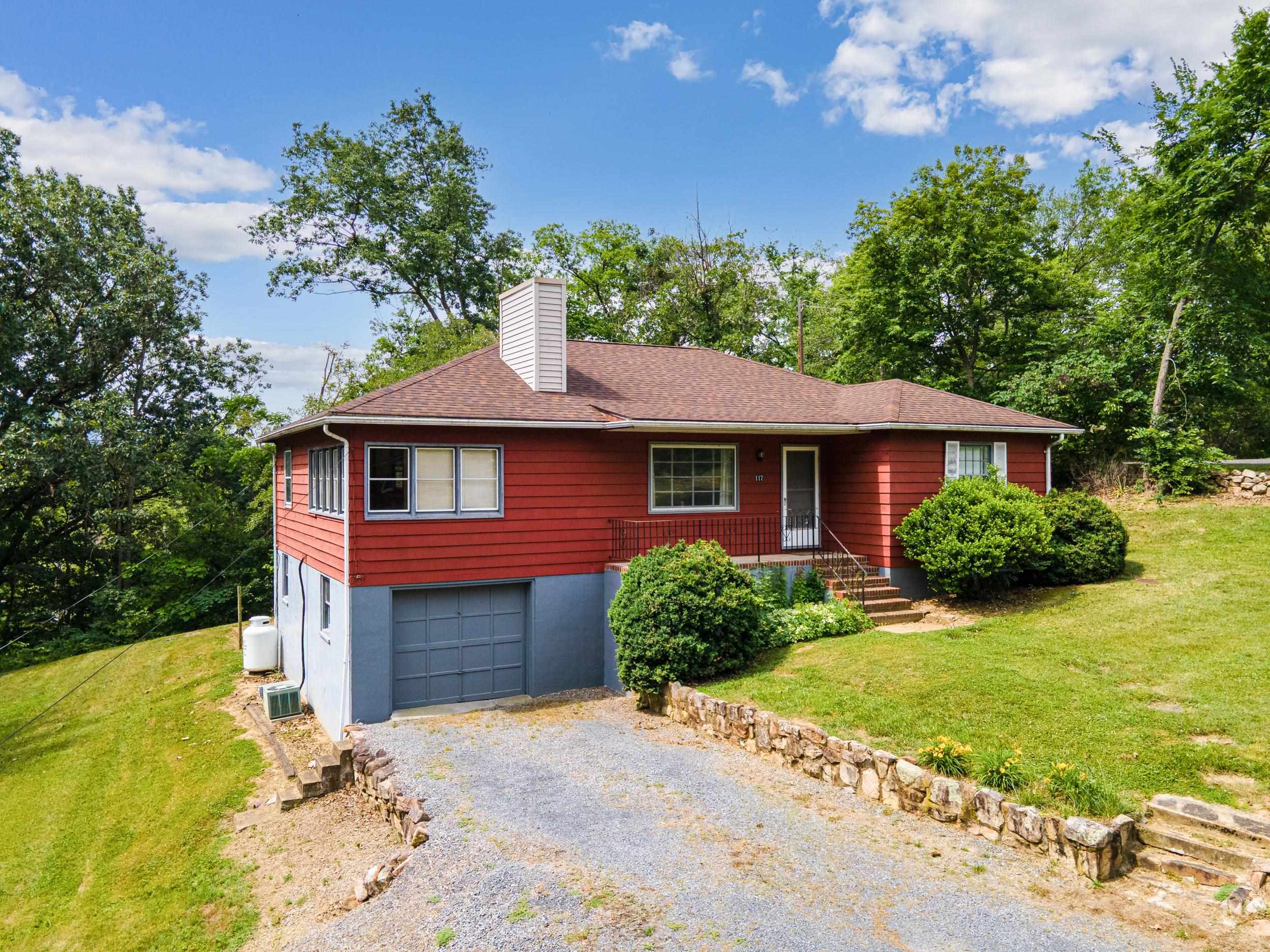 117 GROVE AVE, EDINBURG, Virginia 22824, 3 Bedrooms Bedrooms, ,1 BathroomBathrooms,Residential,117 GROVE AVE,677330 MLS # 677330 117 GROVE AVE, EDINBURG, Virginia 22824, 3 Bedrooms Bedrooms, ,1 BathroomBathrooms,Residential,117 GROVE AVE,677330 MLS # 677330