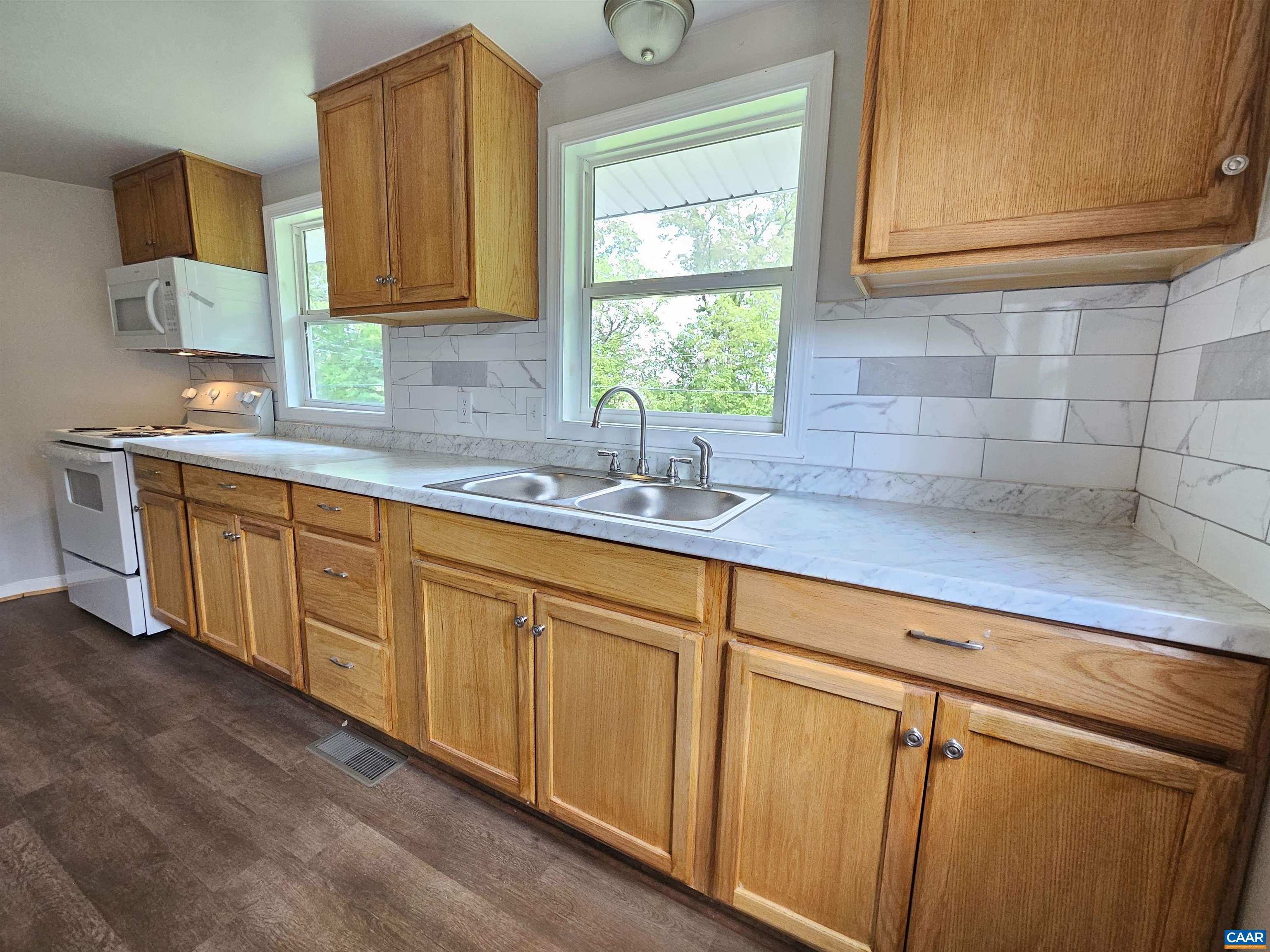 5290 DIXIE HILL RD, BUCKINGHAM, Virginia 23921, 3 Bedrooms Bedrooms, ,2 BathroomsBathrooms,Residential,5290 DIXIE HILL RD,677331 MLS # 677331 5290 DIXIE HILL RD, BUCKINGHAM, Virginia 23921, 3 Bedrooms Bedrooms, ,2 BathroomsBathrooms,Residential,5290 DIXIE HILL RD,677331 MLS # 677331