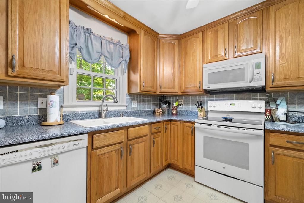 11823 RUTHERFORD DR, FREDERICKSBURG, Virginia 22407, 3 Bedrooms Bedrooms, ,2 BathroomsBathrooms,Residential,11823 RUTHERFORD DR,VASP2042114 MLS # VASP2042114 11823 RUTHERFORD DR, FREDERICKSBURG, Virginia 22407, 3 Bedrooms Bedrooms, ,2 BathroomsBathrooms,Residential,11823 RUTHERFORD DR,VASP2042114 MLS # VASP2042114