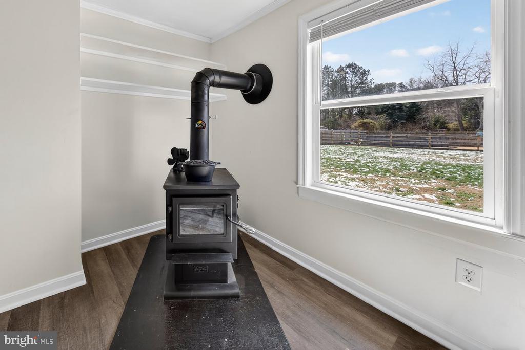8427 PAMUNKEY RD, SPOTSYLVANIA, Virginia 22551, 3 Bedrooms Bedrooms, ,1 BathroomBathrooms,Residential,8427 PAMUNKEY RD,VASP2042102 MLS # VASP2042102