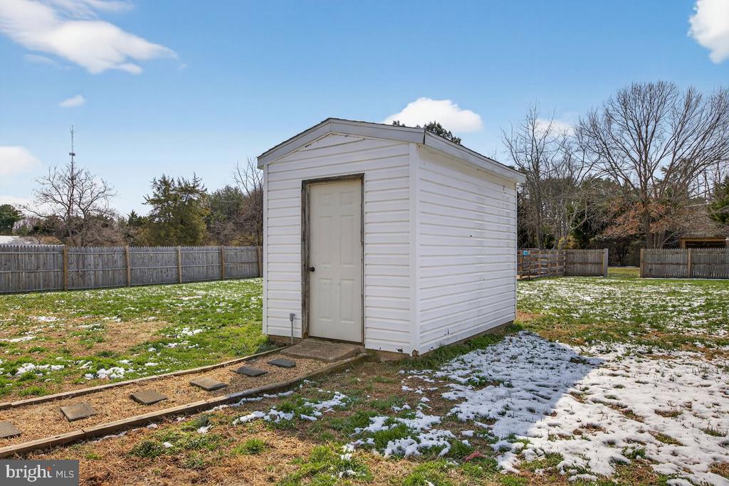 8427 PAMUNKEY RD, SPOTSYLVANIA, Virginia 22551, 3 Bedrooms Bedrooms, ,1 BathroomBathrooms,Residential,8427 PAMUNKEY RD,VASP2042102 MLS # VASP2042102