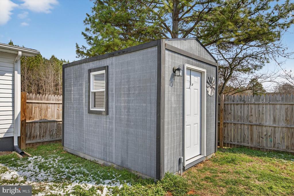 8427 PAMUNKEY RD, SPOTSYLVANIA, Virginia 22551, 3 Bedrooms Bedrooms, ,1 BathroomBathrooms,Residential,8427 PAMUNKEY RD,VASP2042102 MLS # VASP2042102