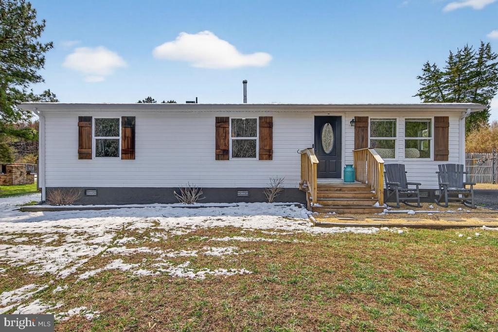 8427 PAMUNKEY RD, SPOTSYLVANIA, Virginia 22551, 3 Bedrooms Bedrooms, ,1 BathroomBathrooms,Residential,8427 PAMUNKEY RD,VASP2042102 MLS # VASP2042102