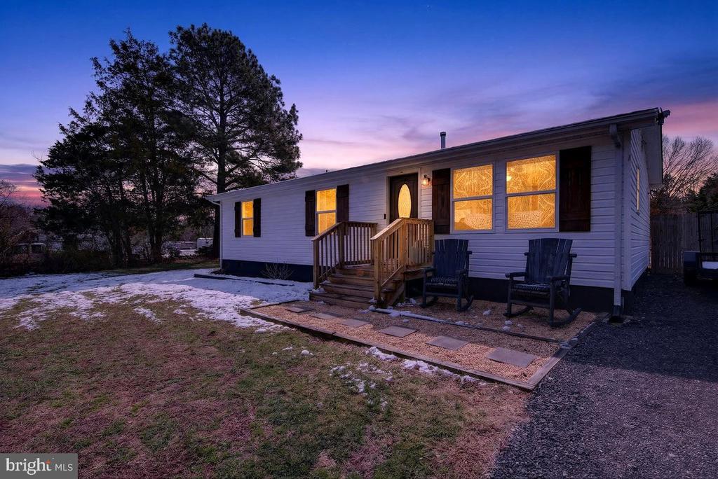 8427 PAMUNKEY RD, SPOTSYLVANIA, Virginia 22551, 3 Bedrooms Bedrooms, ,1 BathroomBathrooms,Residential,8427 PAMUNKEY RD,VASP2042102 MLS # VASP2042102