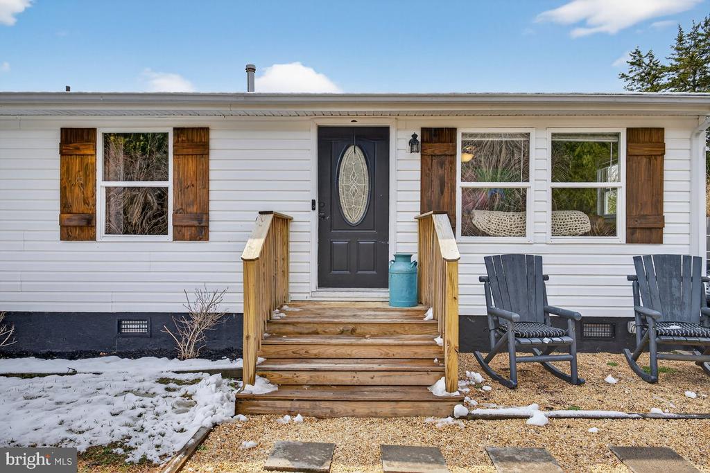 8427 PAMUNKEY RD, SPOTSYLVANIA, Virginia 22551, 3 Bedrooms Bedrooms, ,1 BathroomBathrooms,Residential,8427 PAMUNKEY RD,VASP2042102 MLS # VASP2042102