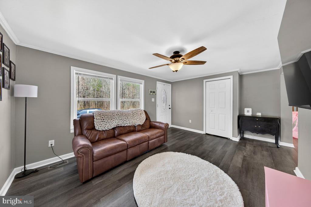 8427 PAMUNKEY RD, SPOTSYLVANIA, Virginia 22551, 3 Bedrooms Bedrooms, ,1 BathroomBathrooms,Residential,8427 PAMUNKEY RD,VASP2042102 MLS # VASP2042102