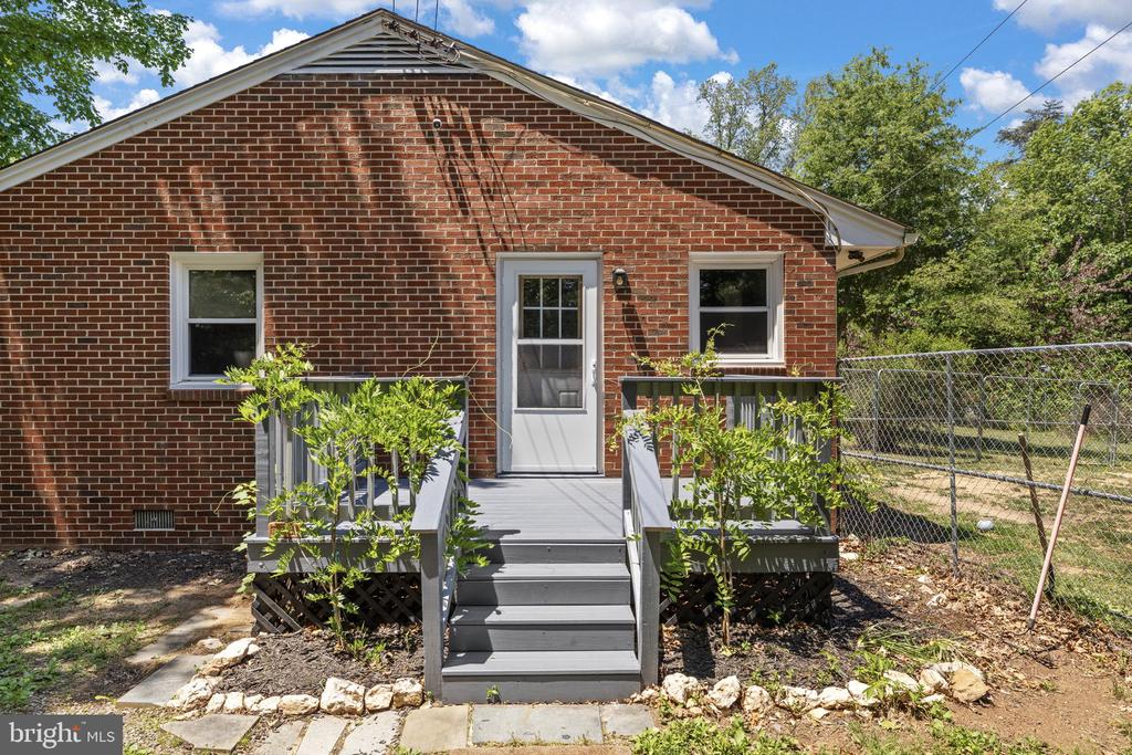 17195 OAKSHADE RD, ORANGE, Virginia 22960, 3 Bedrooms Bedrooms, ,1 BathroomBathrooms,Residential,17195 OAKSHADE RD,VAOR2014232 MLS # VAOR2014232