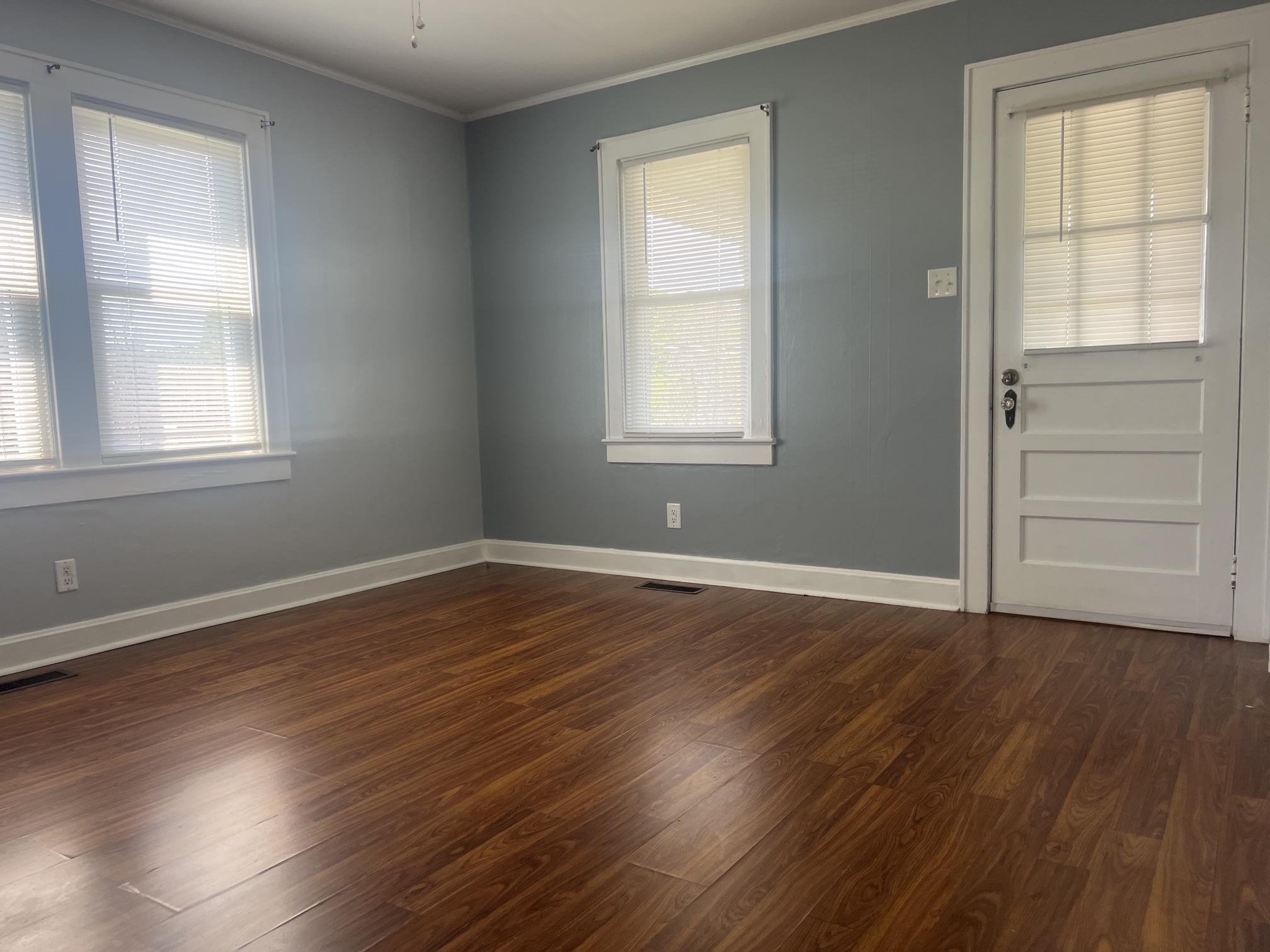 2106 POPLAR ST, STAUNTON, Virginia 24401, 2 Bedrooms Bedrooms, ,1 BathroomBathrooms,Residential,2106 POPLAR ST,677342 MLS # 677342 2106 POPLAR ST, STAUNTON, Virginia 24401, 2 Bedrooms Bedrooms, ,1 BathroomBathrooms,Residential,2106 POPLAR ST,677342 MLS # 677342