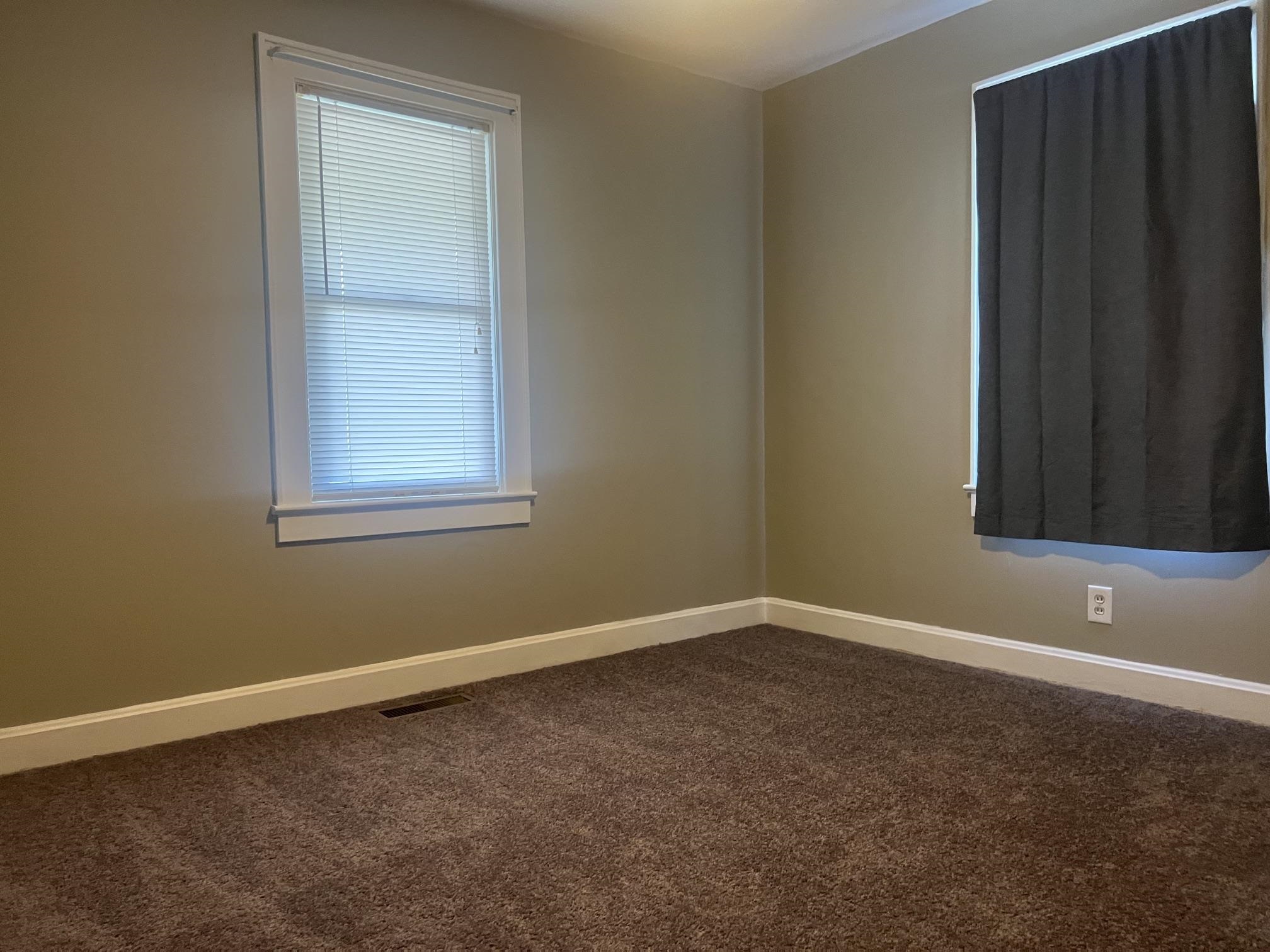 2106 POPLAR ST, STAUNTON, Virginia 24401, 2 Bedrooms Bedrooms, ,1 BathroomBathrooms,Residential,2106 POPLAR ST,677342 MLS # 677342 2106 POPLAR ST, STAUNTON, Virginia 24401, 2 Bedrooms Bedrooms, ,1 BathroomBathrooms,Residential,2106 POPLAR ST,677342 MLS # 677342
