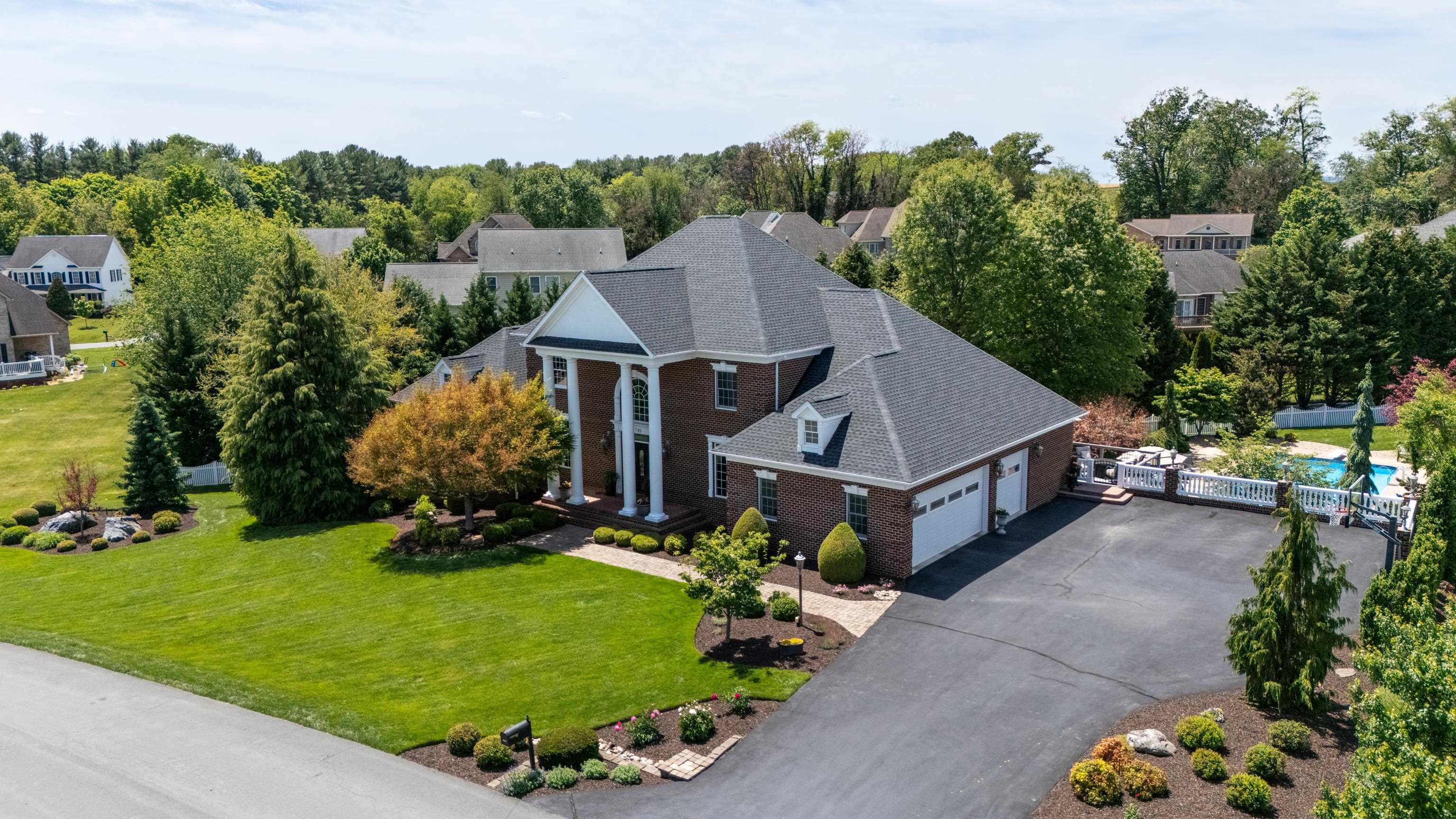 1745 BUCKINGHAM DR, ROCKINGHAM, Virginia 22801, 6 Bedrooms Bedrooms, ,4 BathroomsBathrooms,Residential,1745 BUCKINGHAM DR,677350 MLS # 677350