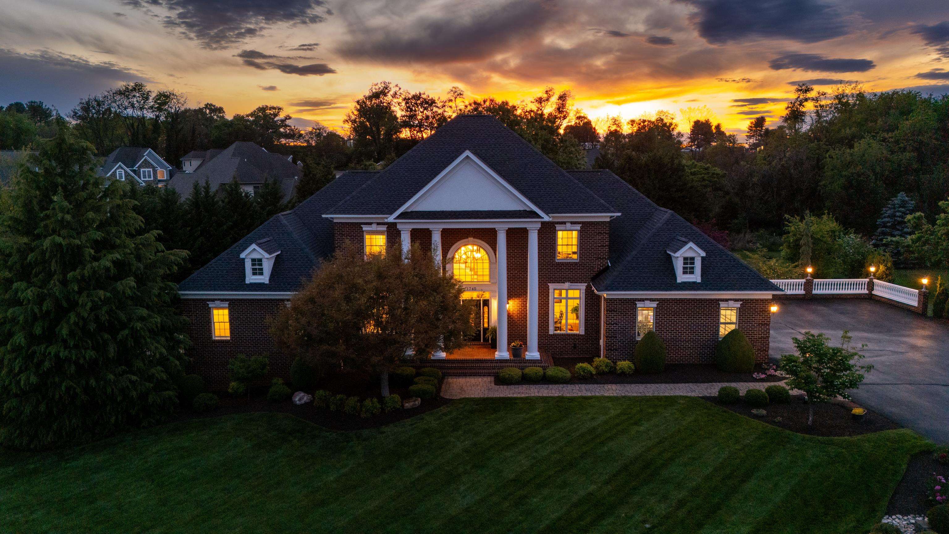 1745 BUCKINGHAM DR, ROCKINGHAM, Virginia 22801, 6 Bedrooms Bedrooms, ,4 BathroomsBathrooms,Residential,1745 BUCKINGHAM DR,677350 MLS # 677350