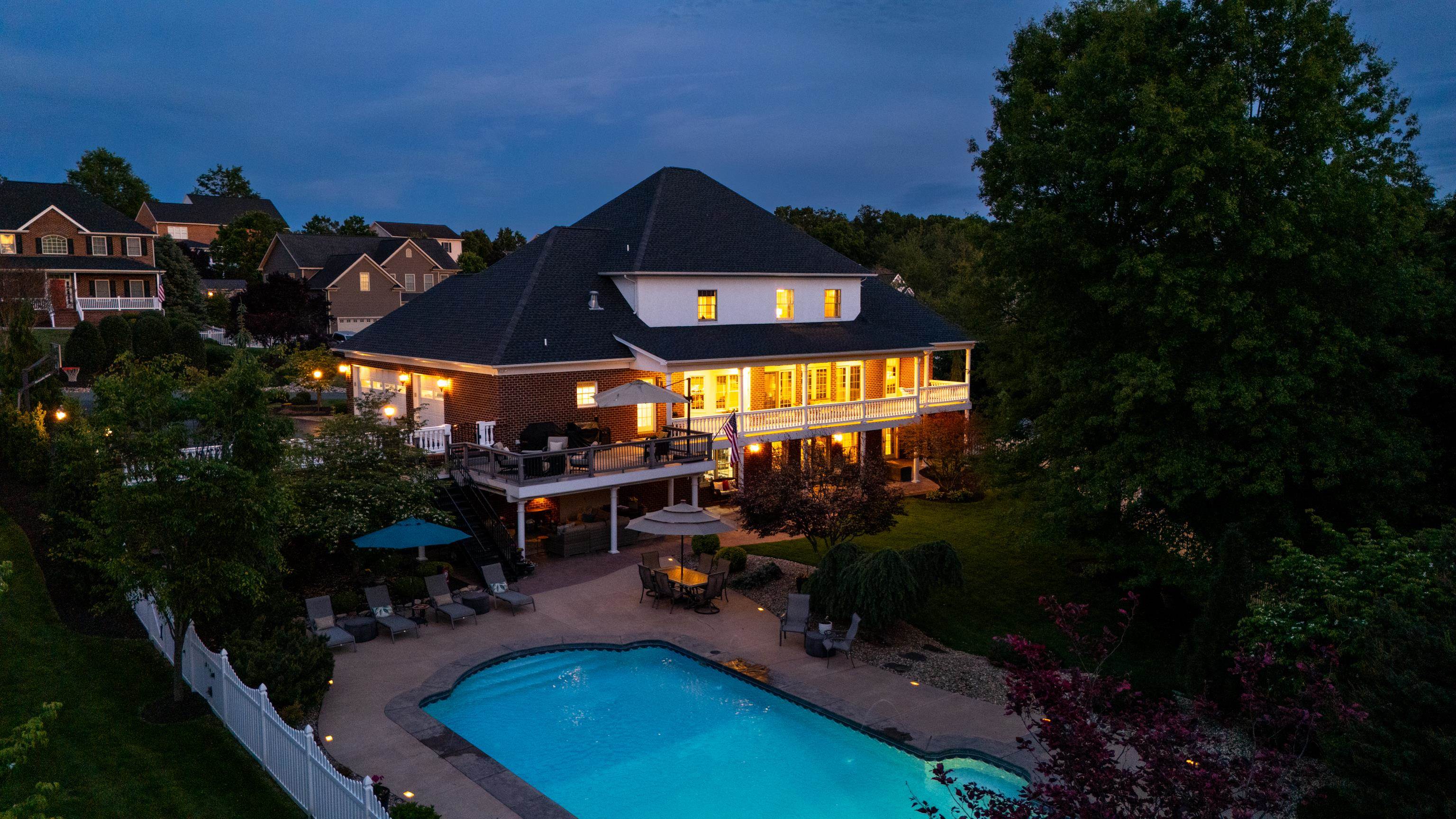 1745 BUCKINGHAM DR, ROCKINGHAM, Virginia 22801, 6 Bedrooms Bedrooms, ,4 BathroomsBathrooms,Residential,1745 BUCKINGHAM DR,677350 MLS # 677350