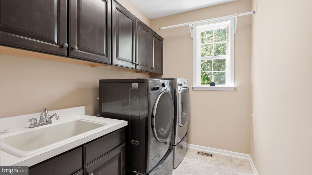 8025 SIDE HILL DR, WARRENTON, Virginia 20187, 5 Bedrooms Bedrooms, ,4 BathroomsBathrooms,Residential,8025 SIDE HILL DR,VAFQ2021658 MLS # VAFQ2021658 8025 SIDE HILL DR, WARRENTON, Virginia 20187, 5 Bedrooms Bedrooms, ,4 BathroomsBathrooms,Residential,8025 SIDE HILL DR,VAFQ2021658 MLS # VAFQ2021658