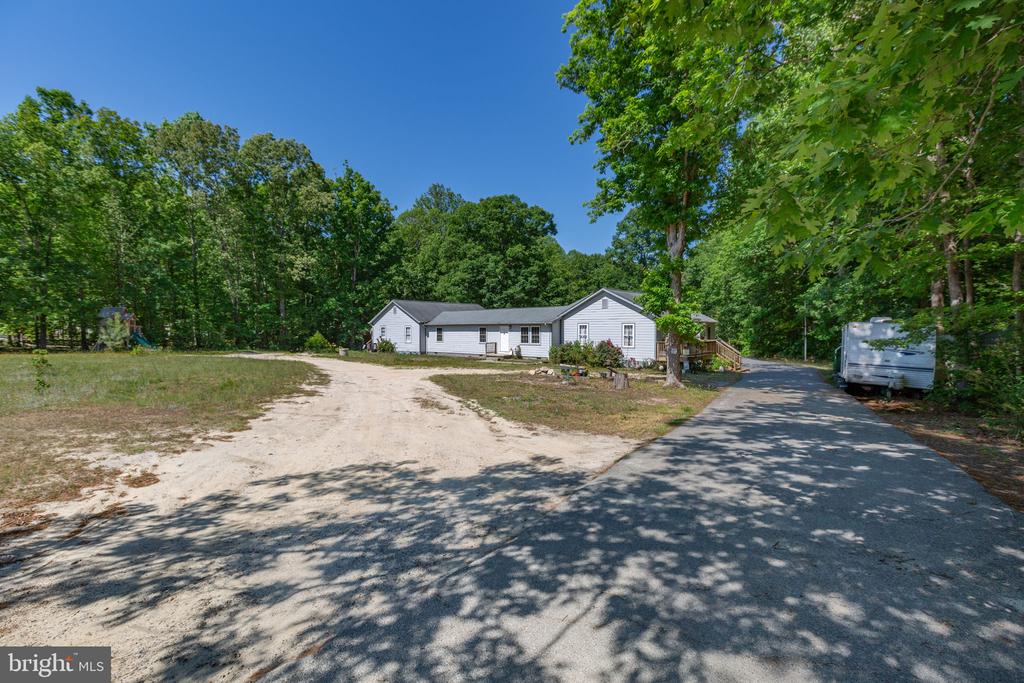 5942 STANFIELD RD, SPOTSYLVANIA, Virginia 22551, 9 Bedrooms Bedrooms, ,5 BathroomsBathrooms,Residential,5942 STANFIELD RD,VASP2042096 MLS # VASP2042096 5942 STANFIELD RD, SPOTSYLVANIA, Virginia 22551, 9 Bedrooms Bedrooms, ,5 BathroomsBathrooms,Residential,5942 STANFIELD RD,VASP2042096 MLS # VASP2042096