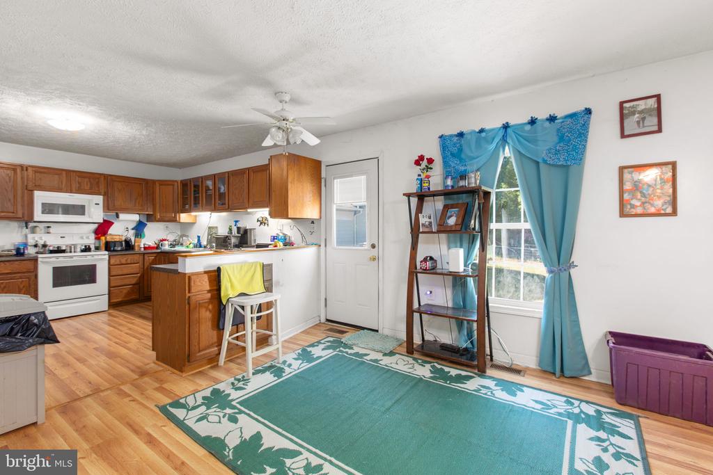 5942 STANFIELD RD, SPOTSYLVANIA, Virginia 22551, 9 Bedrooms Bedrooms, ,5 BathroomsBathrooms,Residential,5942 STANFIELD RD,VASP2042096 MLS # VASP2042096 5942 STANFIELD RD, SPOTSYLVANIA, Virginia 22551, 9 Bedrooms Bedrooms, ,5 BathroomsBathrooms,Residential,5942 STANFIELD RD,VASP2042096 MLS # VASP2042096