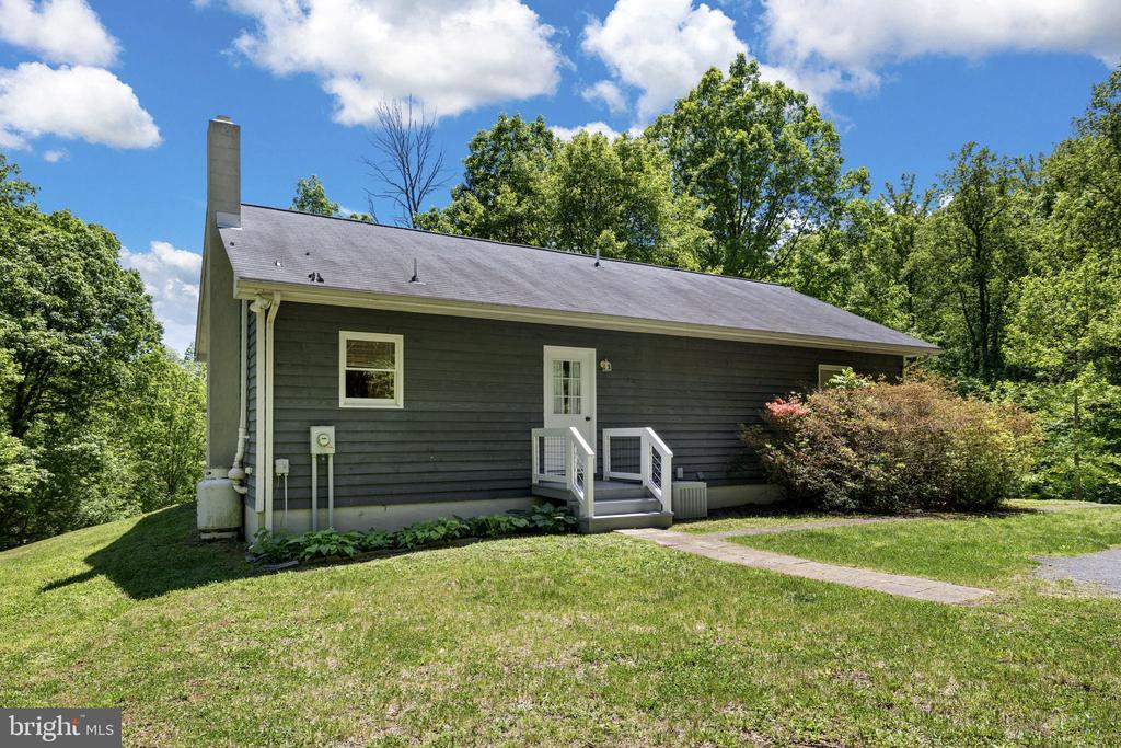 105 SWINDLER HOLLOW RD, SPERRYVILLE, Virginia 22740, 3 Bedrooms Bedrooms, ,2 BathroomsBathrooms,Residential,105 SWINDLER HOLLOW RD,VARP2002648 MLS # VARP2002648