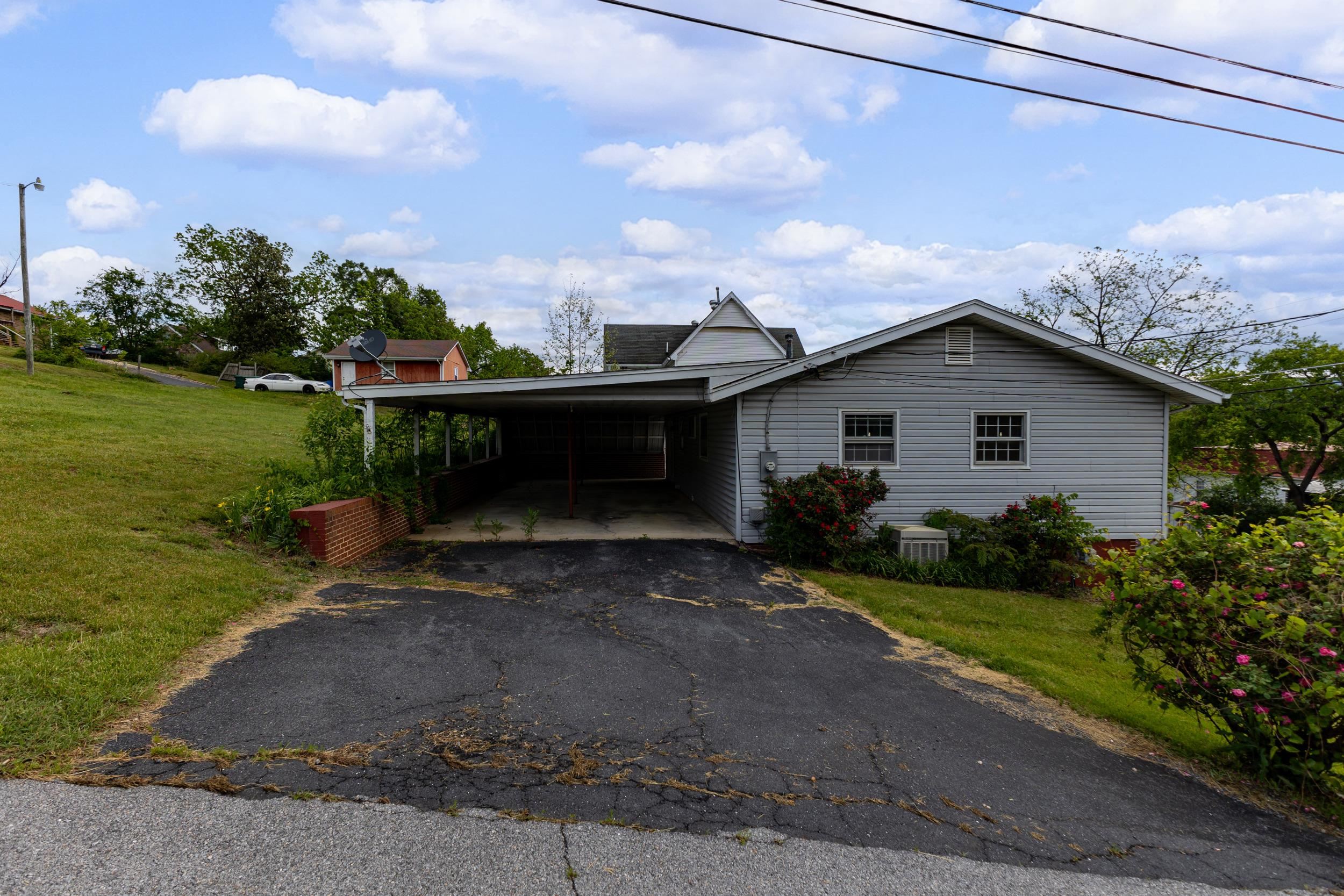 801 GRAYSON AVE, WAYNESBORO, Virginia 22980, 3 Bedrooms Bedrooms, ,2 BathroomsBathrooms,Residential,801 Grayson Ave, Waynesboro VA, 22980,801 GRAYSON AVE,672742 MLS # 672742 801 GRAYSON AVE, WAYNESBORO, Virginia 22980, 3 Bedrooms Bedrooms, ,2 BathroomsBathrooms,Residential,801 Grayson Ave, Waynesboro VA, 22980,801 GRAYSON AVE,672742 MLS # 672742
