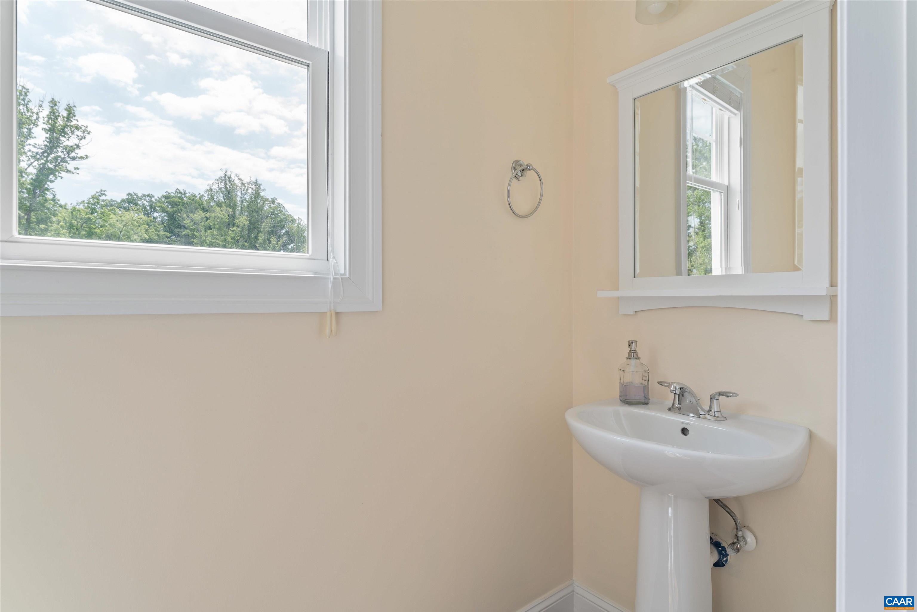 322 CLAIBOURNE RD, CROZET, Virginia 22932, 3 Bedrooms Bedrooms, ,2 BathroomsBathrooms,Residential,322 CLAIBOURNE RD,677247 MLS # 677247