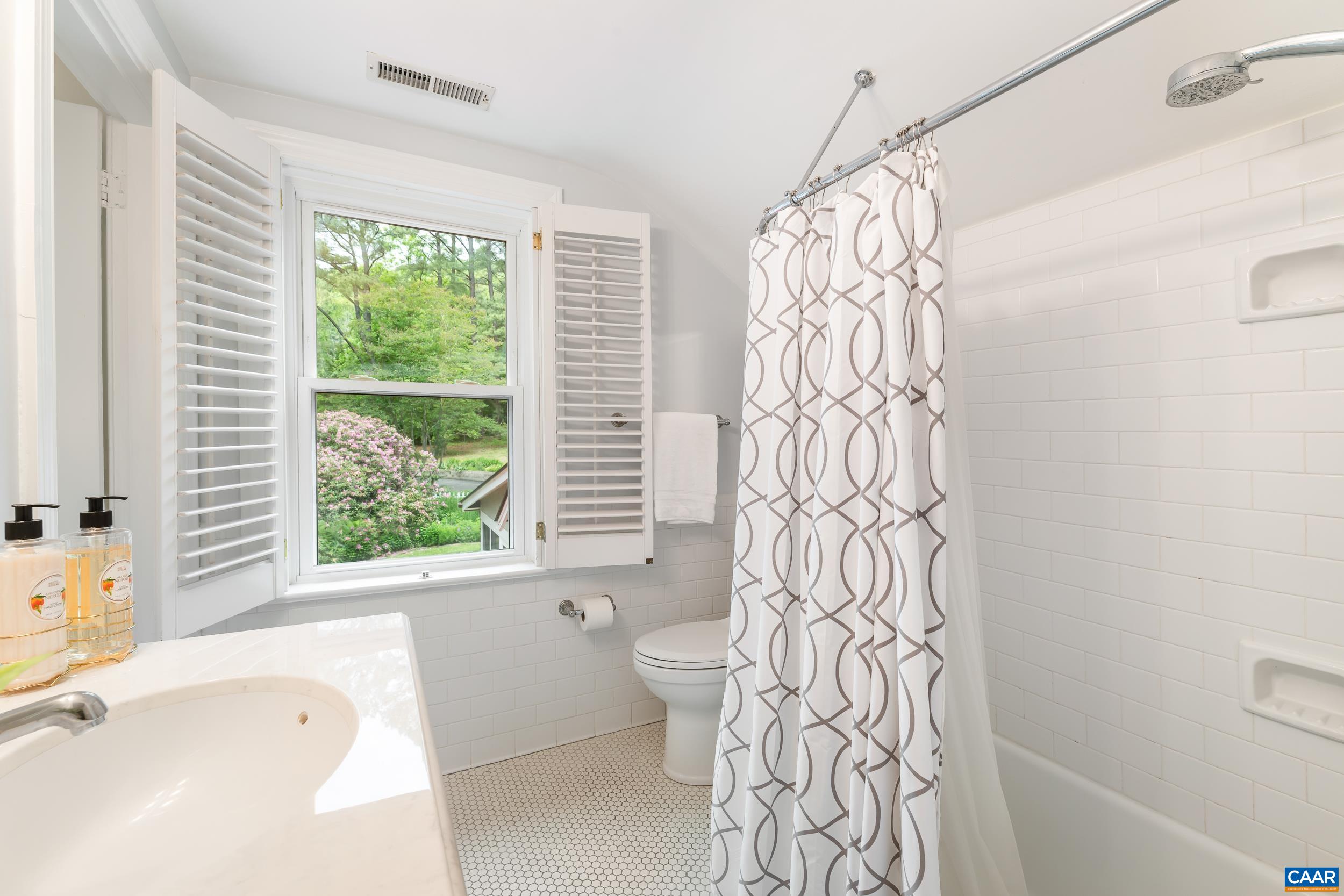 1930 WHITE HALL RD, CROZET, Virginia 22932, 4 Bedrooms Bedrooms, ,3 BathroomsBathrooms,Residential,DOGWOOD GLEN,1930 WHITE HALL RD,677273 MLS # 677273