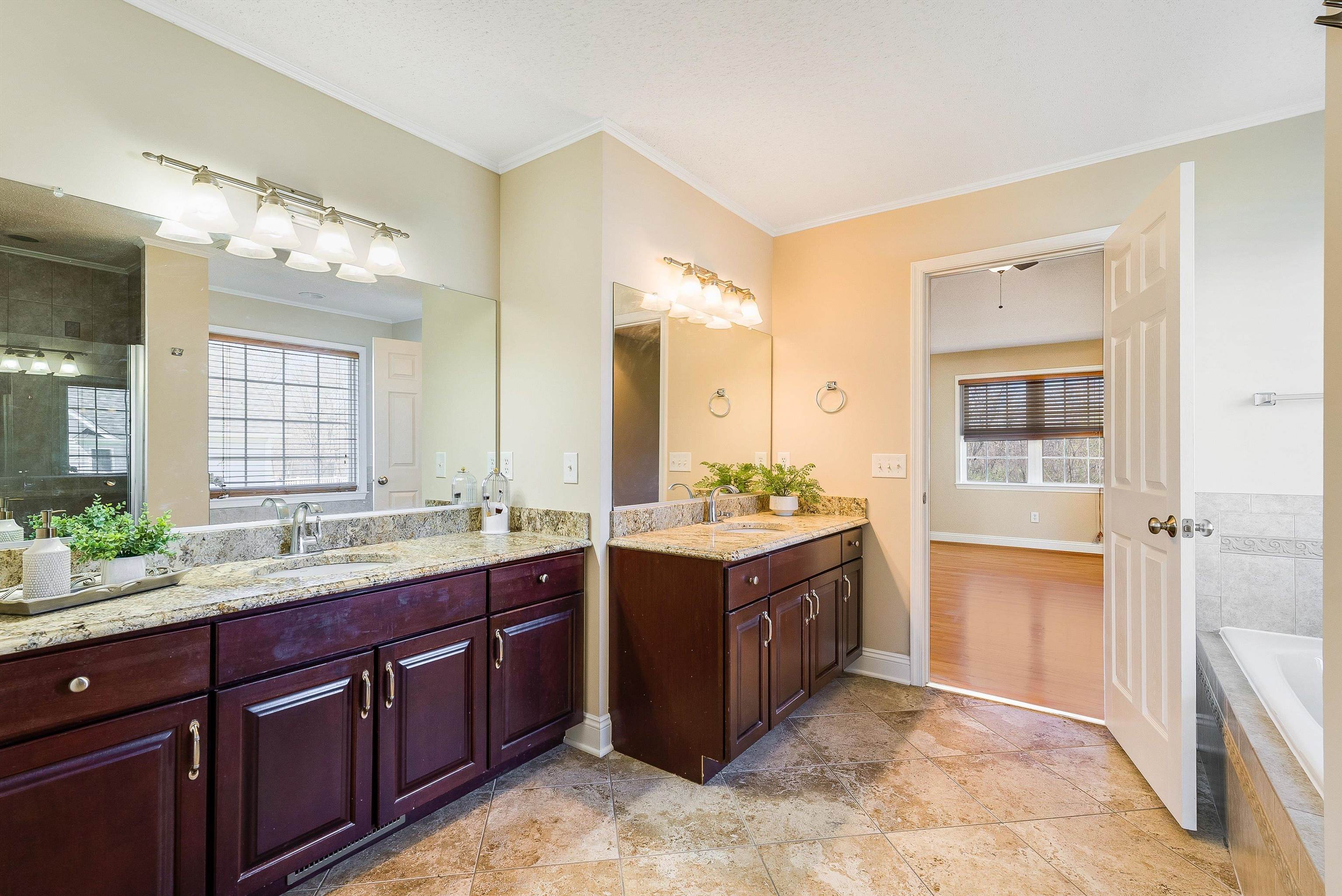 49 BOWMANS RUN DR, STUARTS DRAFT, Virginia 24477, 5 Bedrooms Bedrooms, ,3 BathroomsBathrooms,Residential,49 BOWMANS RUN DR,677357 MLS # 677357