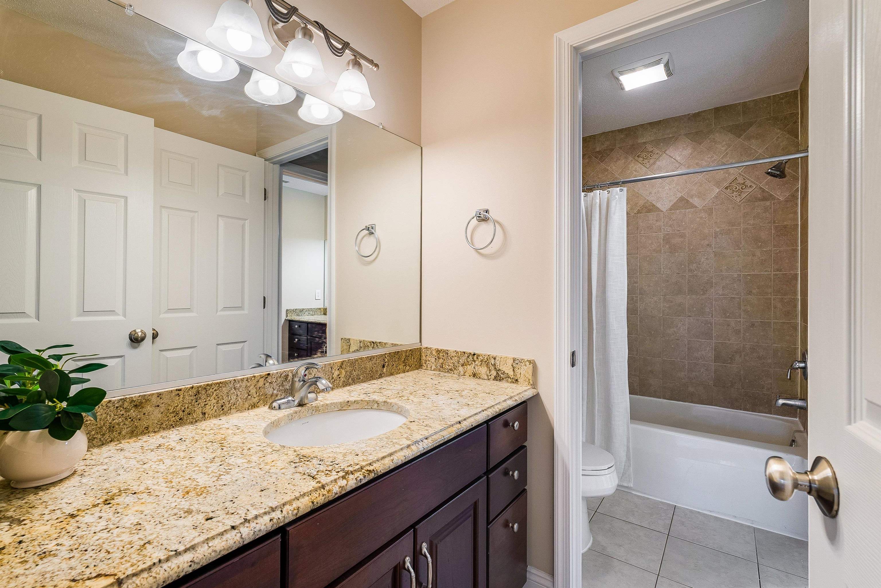 49 BOWMANS RUN DR, STUARTS DRAFT, Virginia 24477, 5 Bedrooms Bedrooms, ,3 BathroomsBathrooms,Residential,49 BOWMANS RUN DR,677357 MLS # 677357