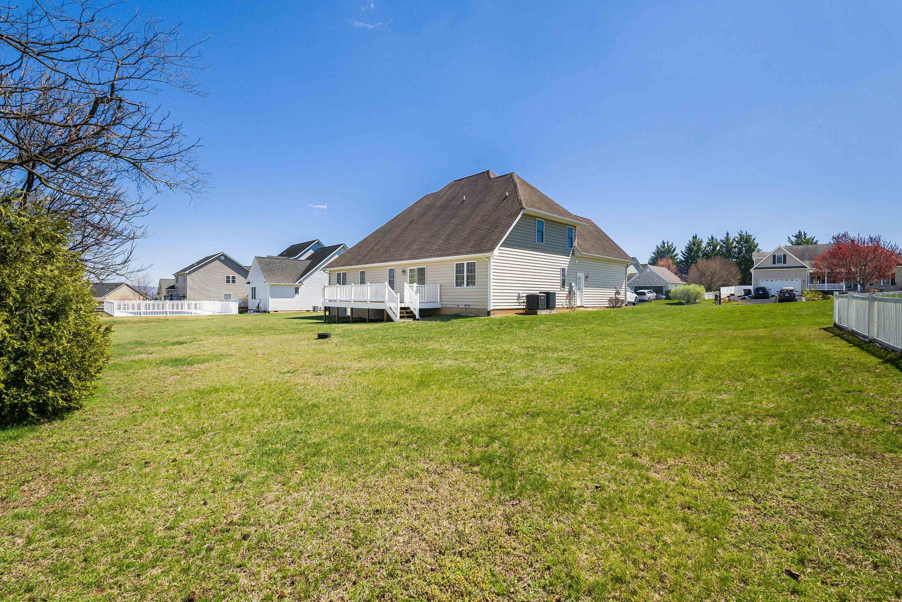 49 BOWMANS RUN DR, STUARTS DRAFT, Virginia 24477, 5 Bedrooms Bedrooms, ,3 BathroomsBathrooms,Residential,49 BOWMANS RUN DR,677357 MLS # 677357