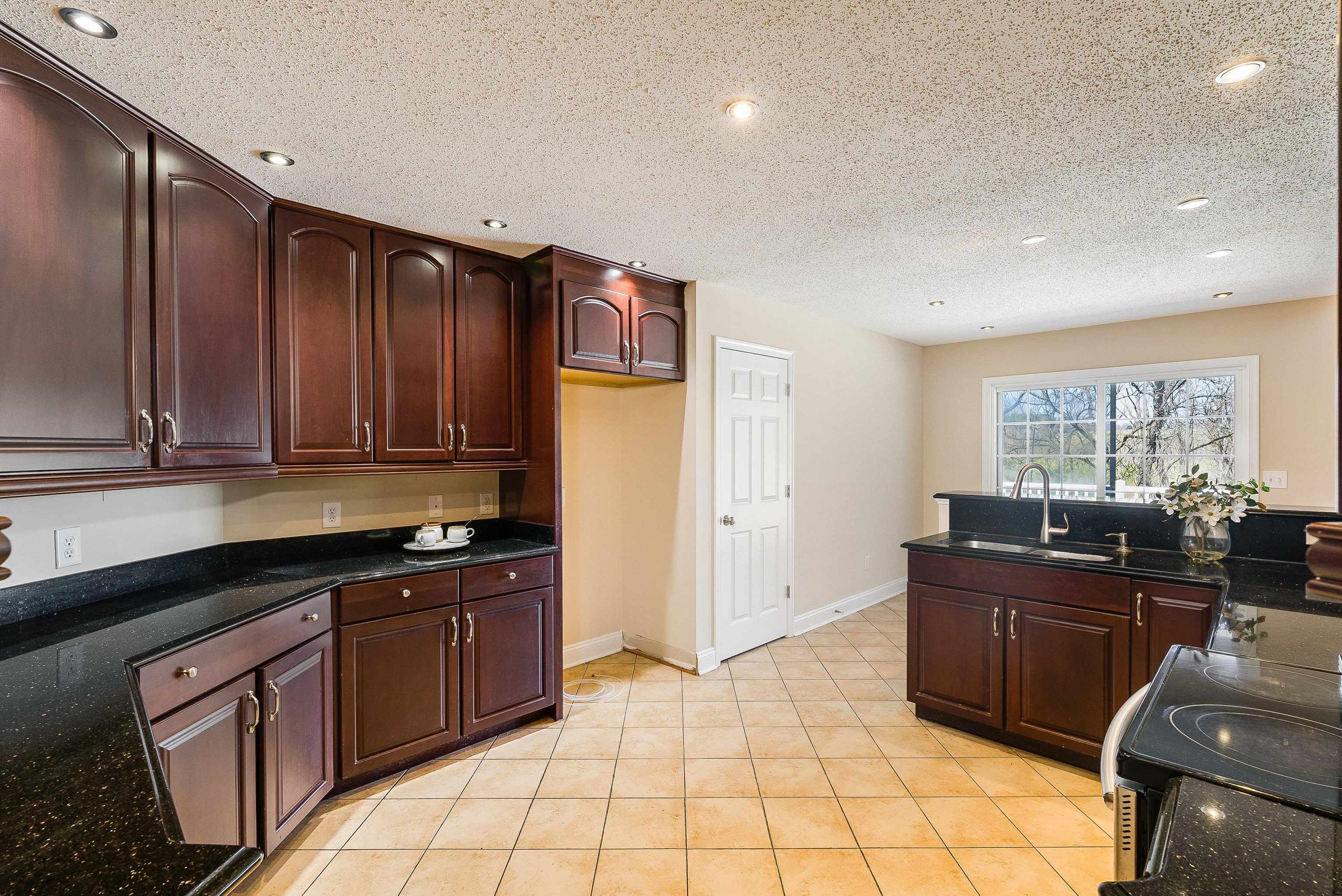 49 BOWMANS RUN DR, STUARTS DRAFT, Virginia 24477, 5 Bedrooms Bedrooms, ,3 BathroomsBathrooms,Residential,49 BOWMANS RUN DR,677357 MLS # 677357