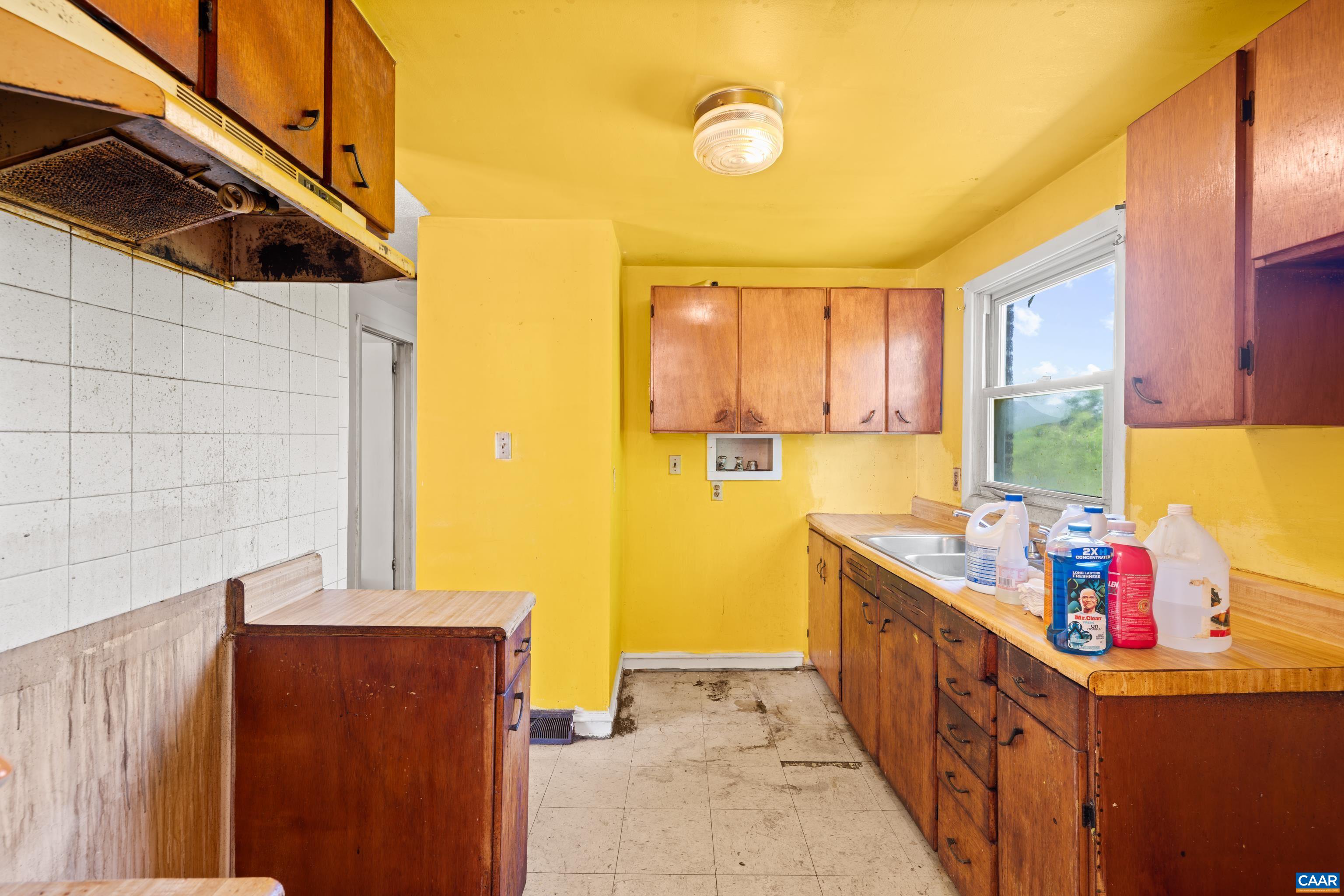 837 RIDGE ST, CHARLOTTESVILLE, Virginia 22902, 3 Bedrooms Bedrooms, ,1 BathroomBathrooms,Residential,837 RIDGE ST,677365 MLS # 677365 837 RIDGE ST, CHARLOTTESVILLE, Virginia 22902, 3 Bedrooms Bedrooms, ,1 BathroomBathrooms,Residential,837 RIDGE ST,677365 MLS # 677365