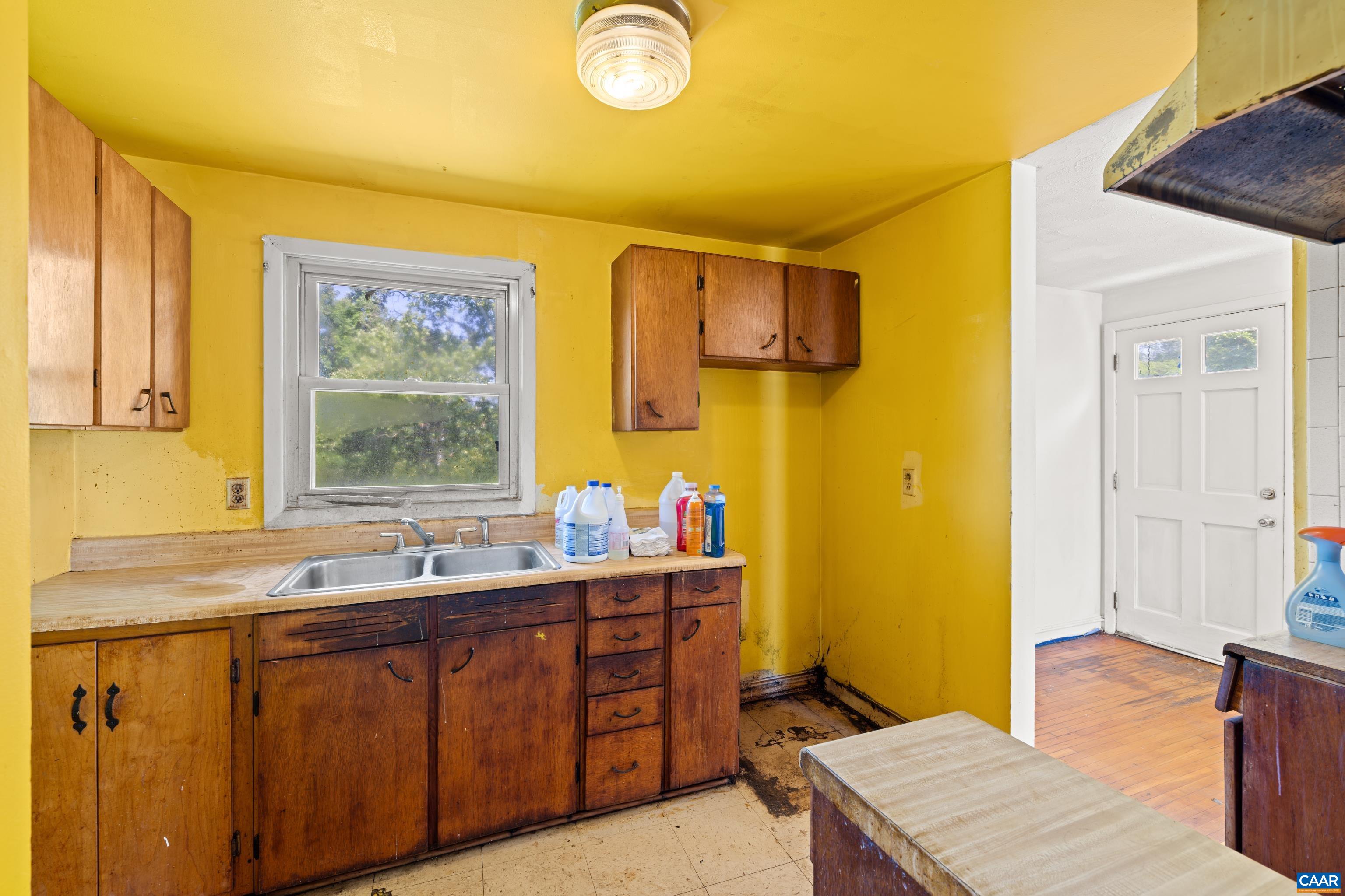 837 RIDGE ST, CHARLOTTESVILLE, Virginia 22902, 3 Bedrooms Bedrooms, ,1 BathroomBathrooms,Residential,837 RIDGE ST,677365 MLS # 677365 837 RIDGE ST, CHARLOTTESVILLE, Virginia 22902, 3 Bedrooms Bedrooms, ,1 BathroomBathrooms,Residential,837 RIDGE ST,677365 MLS # 677365