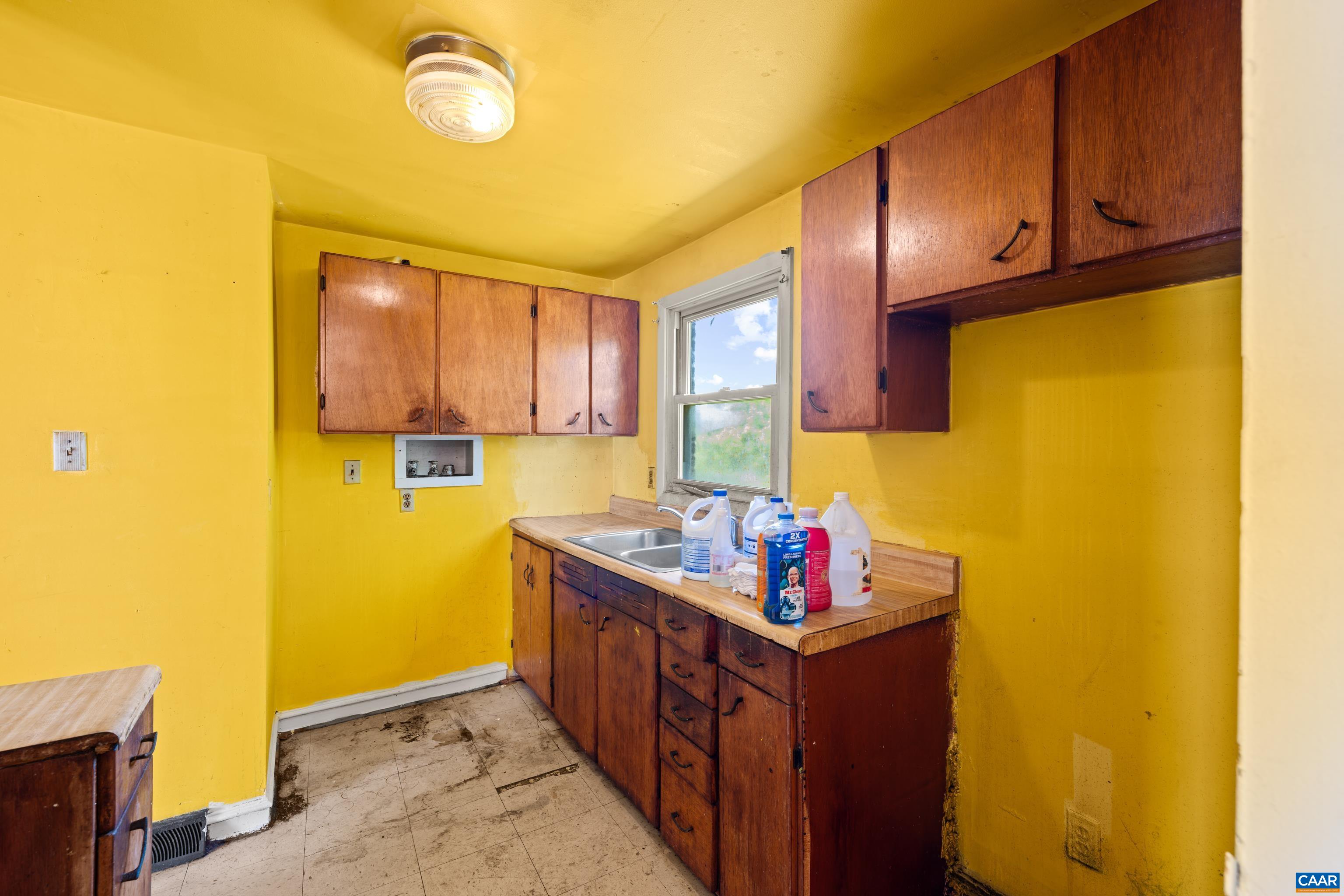 837 RIDGE ST, CHARLOTTESVILLE, Virginia 22902, 3 Bedrooms Bedrooms, ,1 BathroomBathrooms,Residential,837 RIDGE ST,677365 MLS # 677365 837 RIDGE ST, CHARLOTTESVILLE, Virginia 22902, 3 Bedrooms Bedrooms, ,1 BathroomBathrooms,Residential,837 RIDGE ST,677365 MLS # 677365