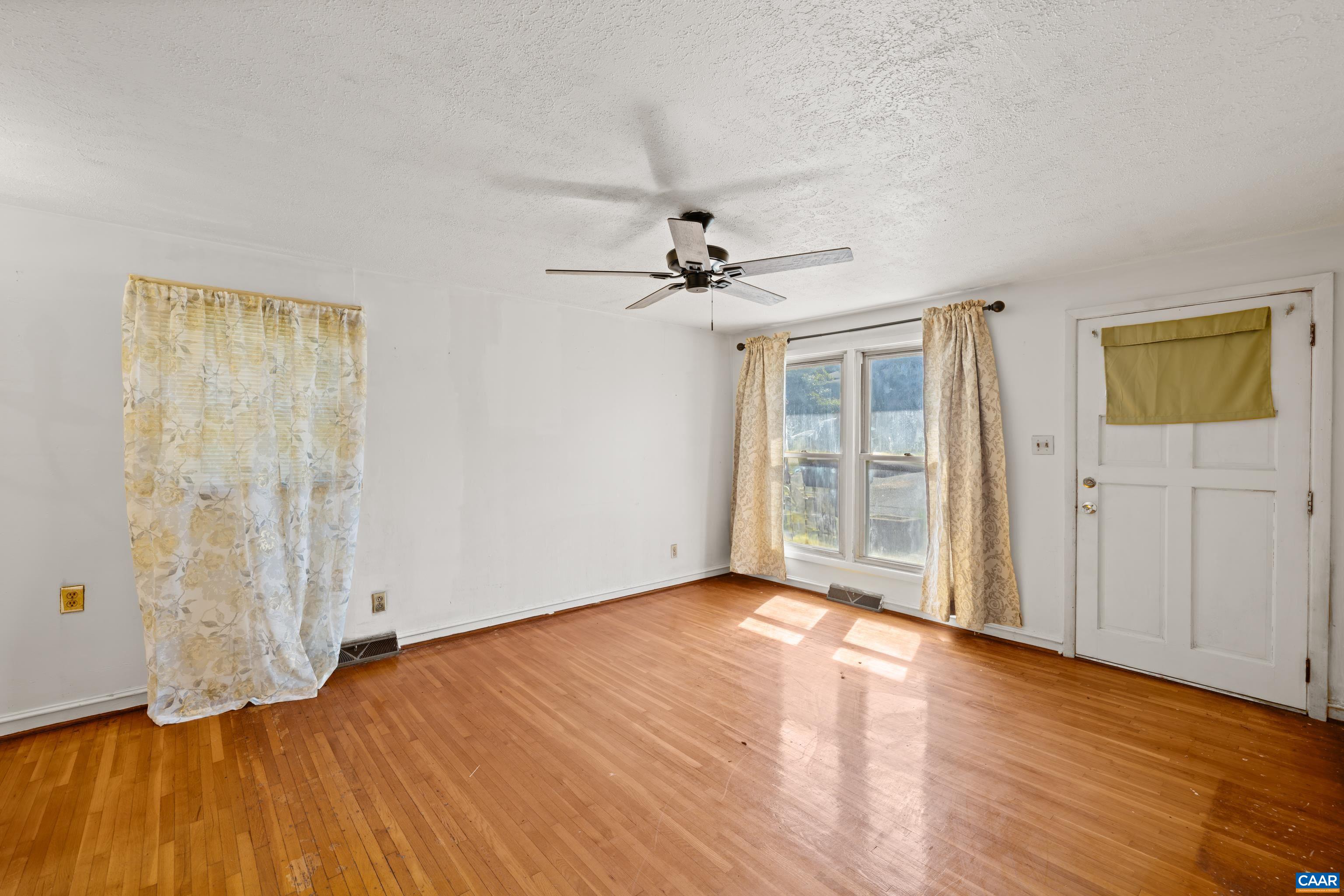 837 RIDGE ST, CHARLOTTESVILLE, Virginia 22902, 3 Bedrooms Bedrooms, ,1 BathroomBathrooms,Residential,837 RIDGE ST,677365 MLS # 677365 837 RIDGE ST, CHARLOTTESVILLE, Virginia 22902, 3 Bedrooms Bedrooms, ,1 BathroomBathrooms,Residential,837 RIDGE ST,677365 MLS # 677365