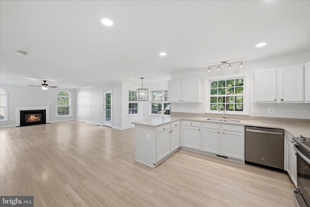 5811 GLEN EAGLES DR, FREDERICKSBURG, Virginia 22407, 4 Bedrooms Bedrooms, ,4 BathroomsBathrooms,Residential,5811 GLEN EAGLES DR,VASP2040596 MLS # VASP2040596 5811 GLEN EAGLES DR, FREDERICKSBURG, Virginia 22407, 4 Bedrooms Bedrooms, ,4 BathroomsBathrooms,Residential,5811 GLEN EAGLES DR,VASP2040596 MLS # VASP2040596