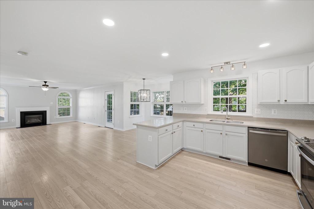 5811 GLEN EAGLES DR, FREDERICKSBURG, Virginia 22407, 4 Bedrooms Bedrooms, ,4 BathroomsBathrooms,Residential,5811 GLEN EAGLES DR,VASP2040596 MLS # VASP2040596 5811 GLEN EAGLES DR, FREDERICKSBURG, Virginia 22407, 4 Bedrooms Bedrooms, ,4 BathroomsBathrooms,Residential,5811 GLEN EAGLES DR,VASP2040596 MLS # VASP2040596