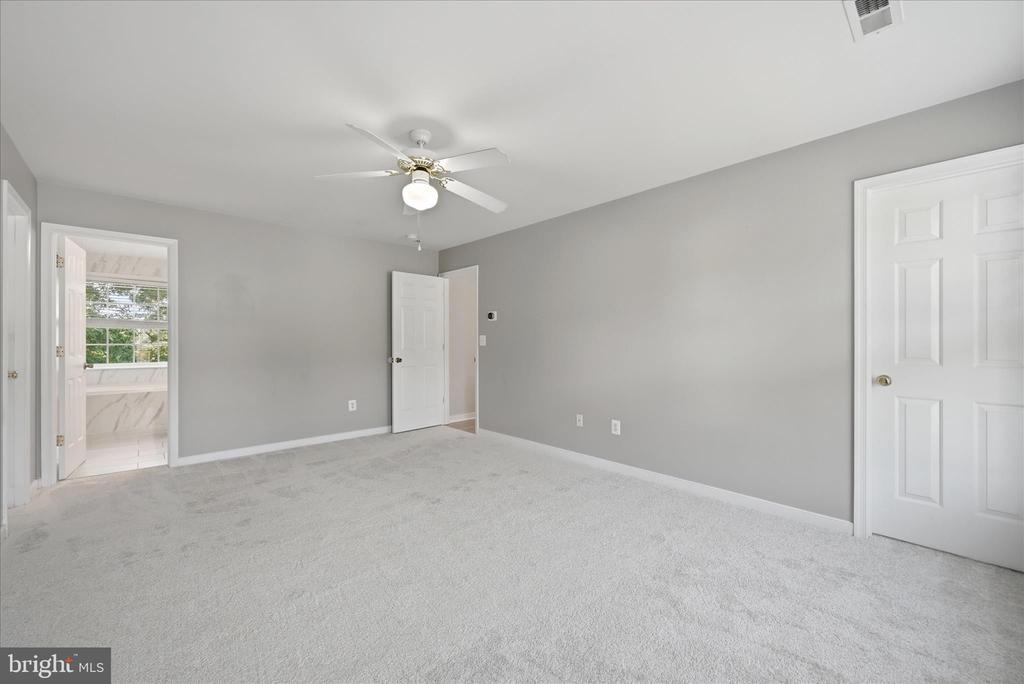 5811 GLEN EAGLES DR, FREDERICKSBURG, Virginia 22407, 4 Bedrooms Bedrooms, ,4 BathroomsBathrooms,Residential,5811 GLEN EAGLES DR,VASP2040596 MLS # VASP2040596 5811 GLEN EAGLES DR, FREDERICKSBURG, Virginia 22407, 4 Bedrooms Bedrooms, ,4 BathroomsBathrooms,Residential,5811 GLEN EAGLES DR,VASP2040596 MLS # VASP2040596