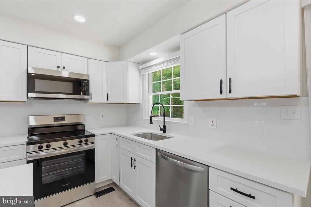 6501 PLANTATION FOREST DR, SPOTSYLVANIA, Virginia 22553, 3 Bedrooms Bedrooms, ,2 BathroomsBathrooms,Residential,6501 PLANTATION FOREST DR,VASP2042130 MLS # VASP2042130 6501 PLANTATION FOREST DR, SPOTSYLVANIA, Virginia 22553, 3 Bedrooms Bedrooms, ,2 BathroomsBathrooms,Residential,6501 PLANTATION FOREST DR,VASP2042130 MLS # VASP2042130
