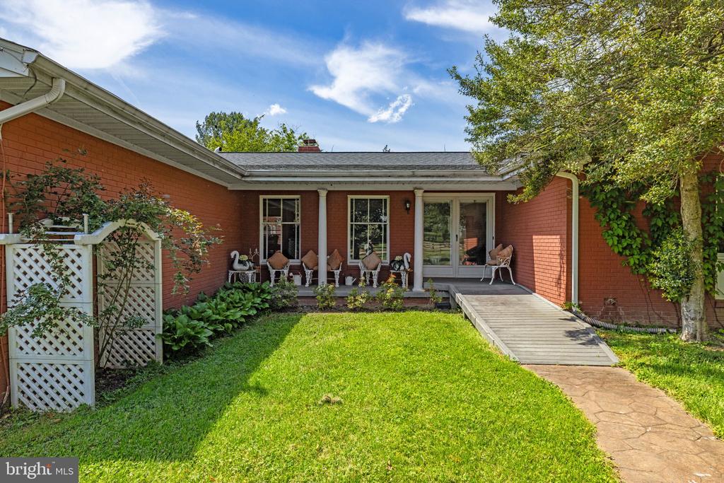 3934 RECTORTOWN RD, MARSHALL, Virginia 20115, 4 Bedrooms Bedrooms, ,2 BathroomsBathrooms,Residential,3934 RECTORTOWN RD,VAFQ2022142 MLS # VAFQ2022142
