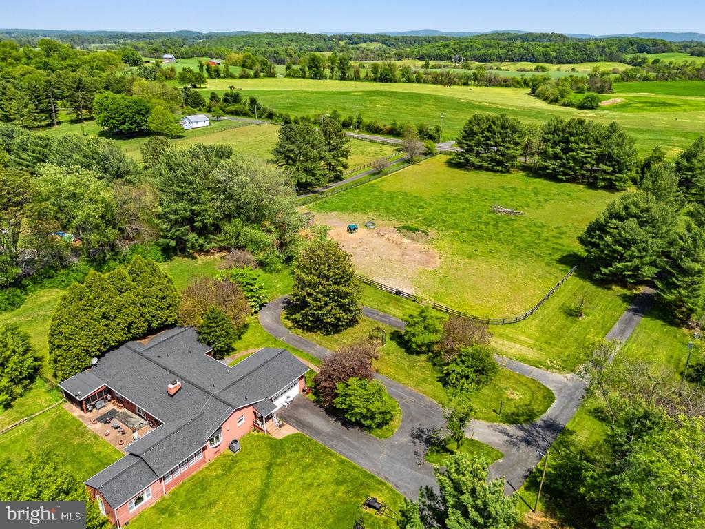 3934 RECTORTOWN RD, MARSHALL, Virginia 20115, 4 Bedrooms Bedrooms, ,2 BathroomsBathrooms,Residential,3934 RECTORTOWN RD,VAFQ2022142 MLS # VAFQ2022142