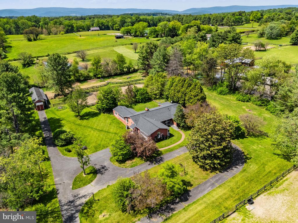 3934 RECTORTOWN RD, MARSHALL, Virginia 20115, 4 Bedrooms Bedrooms, ,2 BathroomsBathrooms,Residential,3934 RECTORTOWN RD,VAFQ2022142 MLS # VAFQ2022142